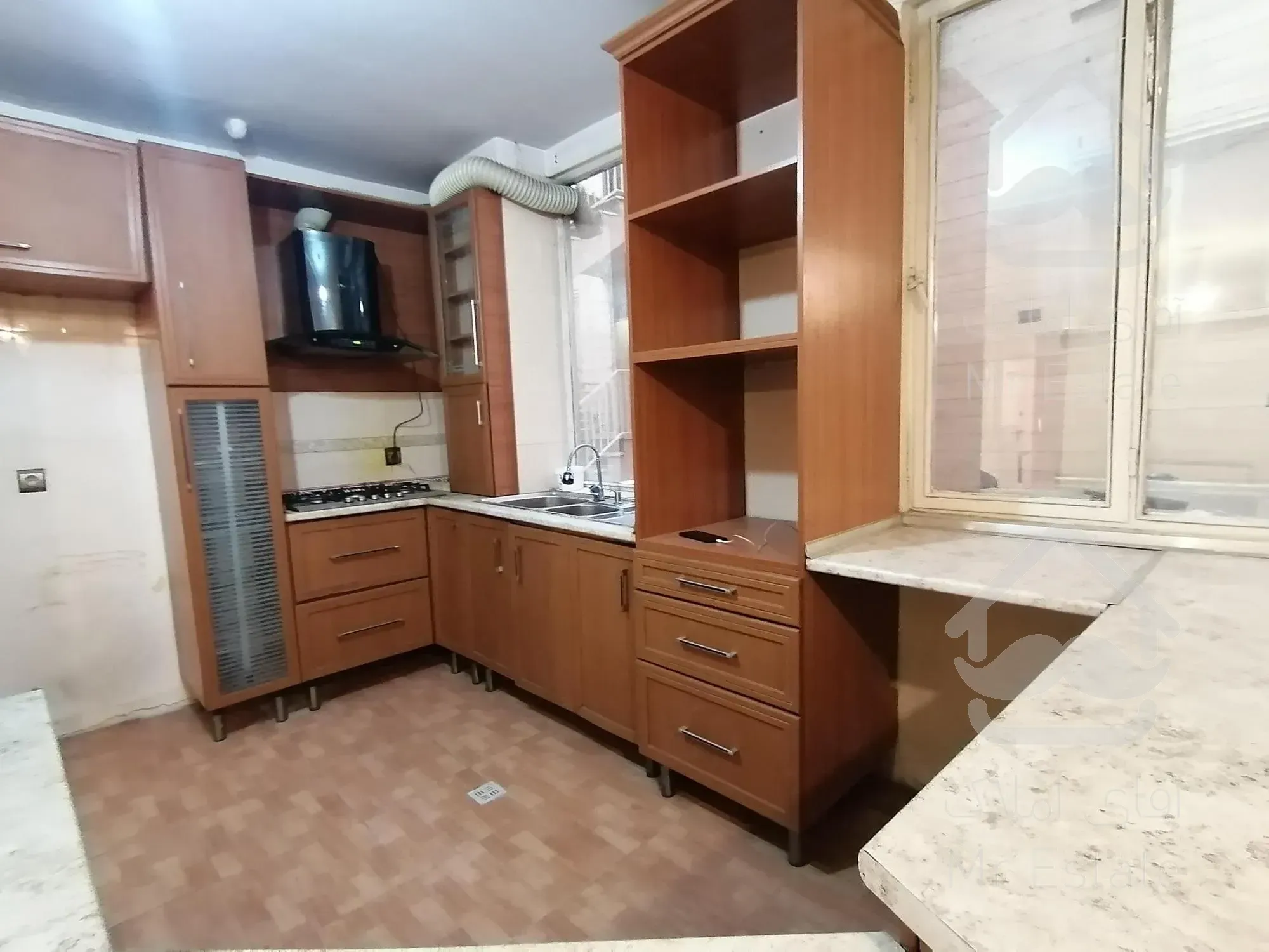 75 متر، دو خواب، سازمان برنامه