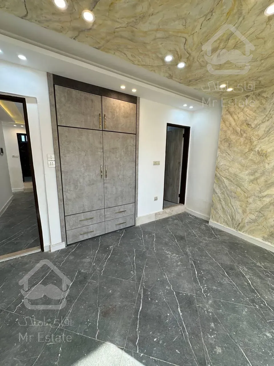 ویلا باغ فلت۳۱۰متری استخرداخلی خاص ولاکچری