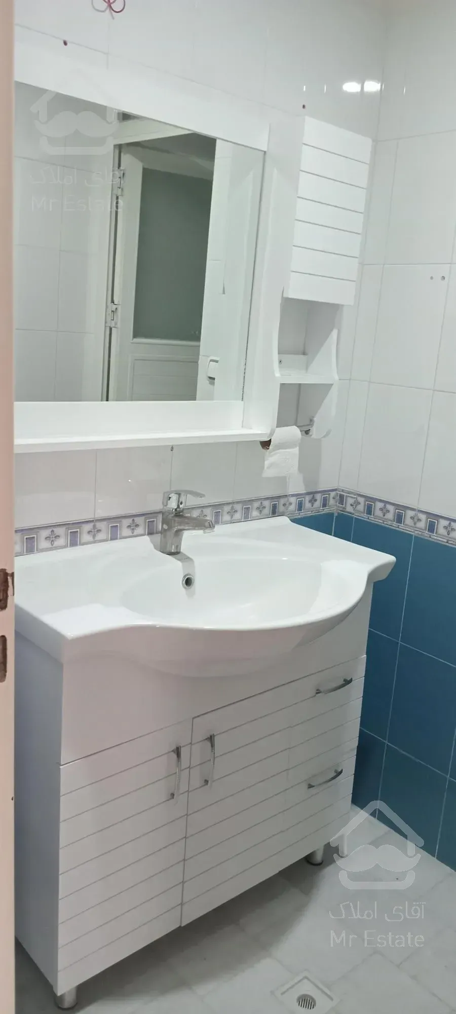 ۱۳۰ متر/ ۳ خوابه/دریاچه/رهن و اجاره فوری