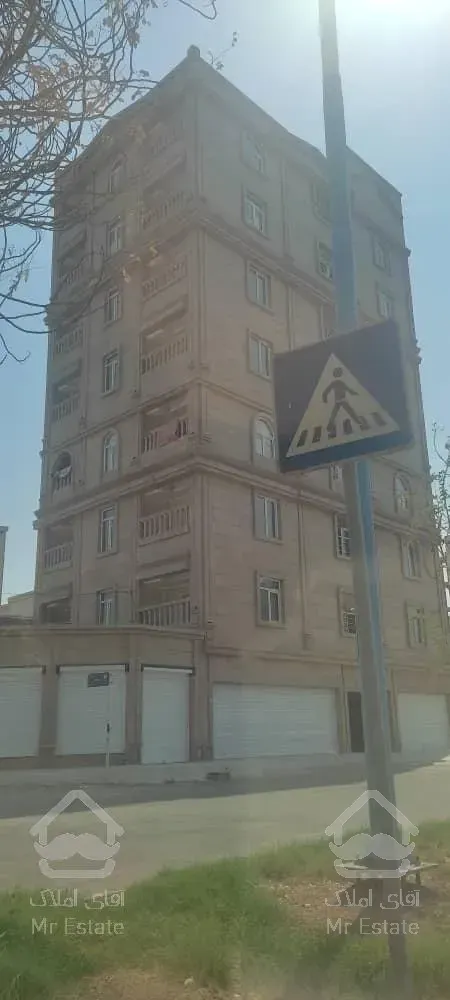 باهنر/140متر3/خواب3تراس/کلیدنخورده