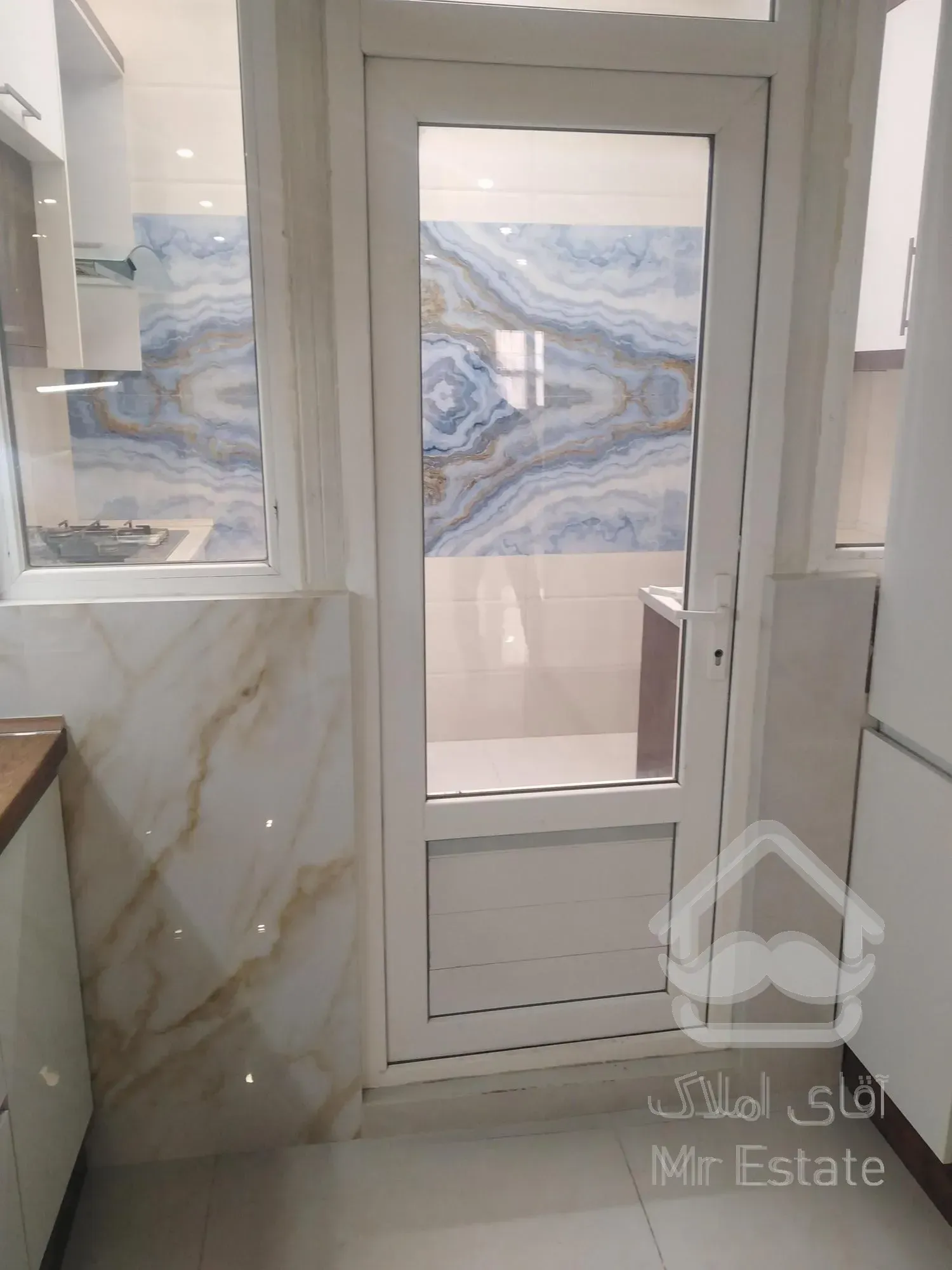 اپارتمان 63متری خوابه تک واحدی طبقه اول فول بازسازی شده درحد کلید نخورده