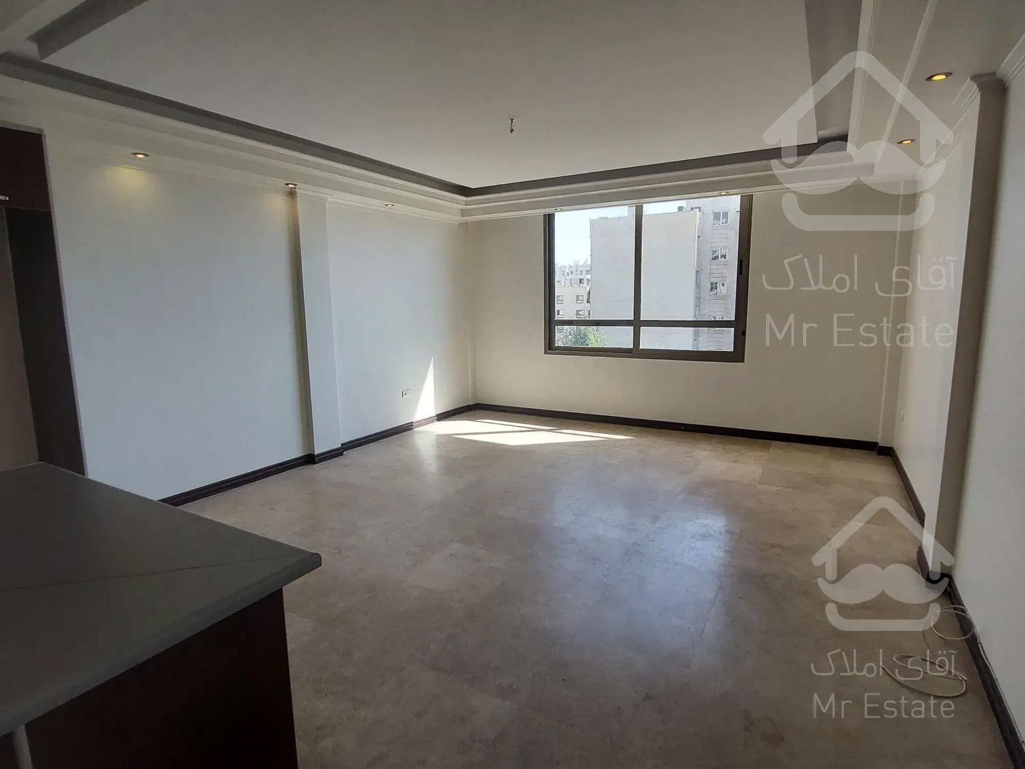 آپارتمان اداری ۱۷۰ متری در فرمانیه شرقی