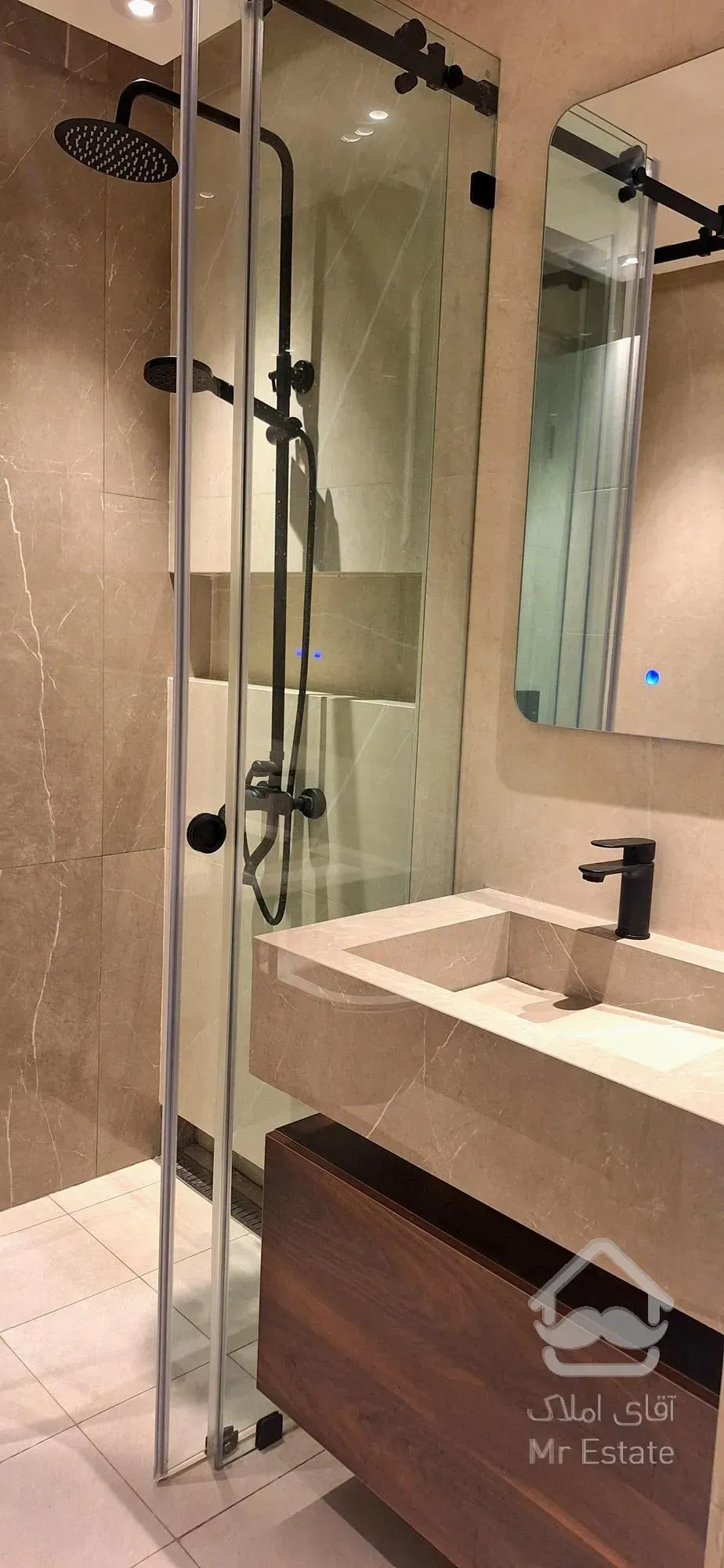 ۱۸۰متر نوساز مدرن کامرانیه فول مشاعات ۲پارکینگ