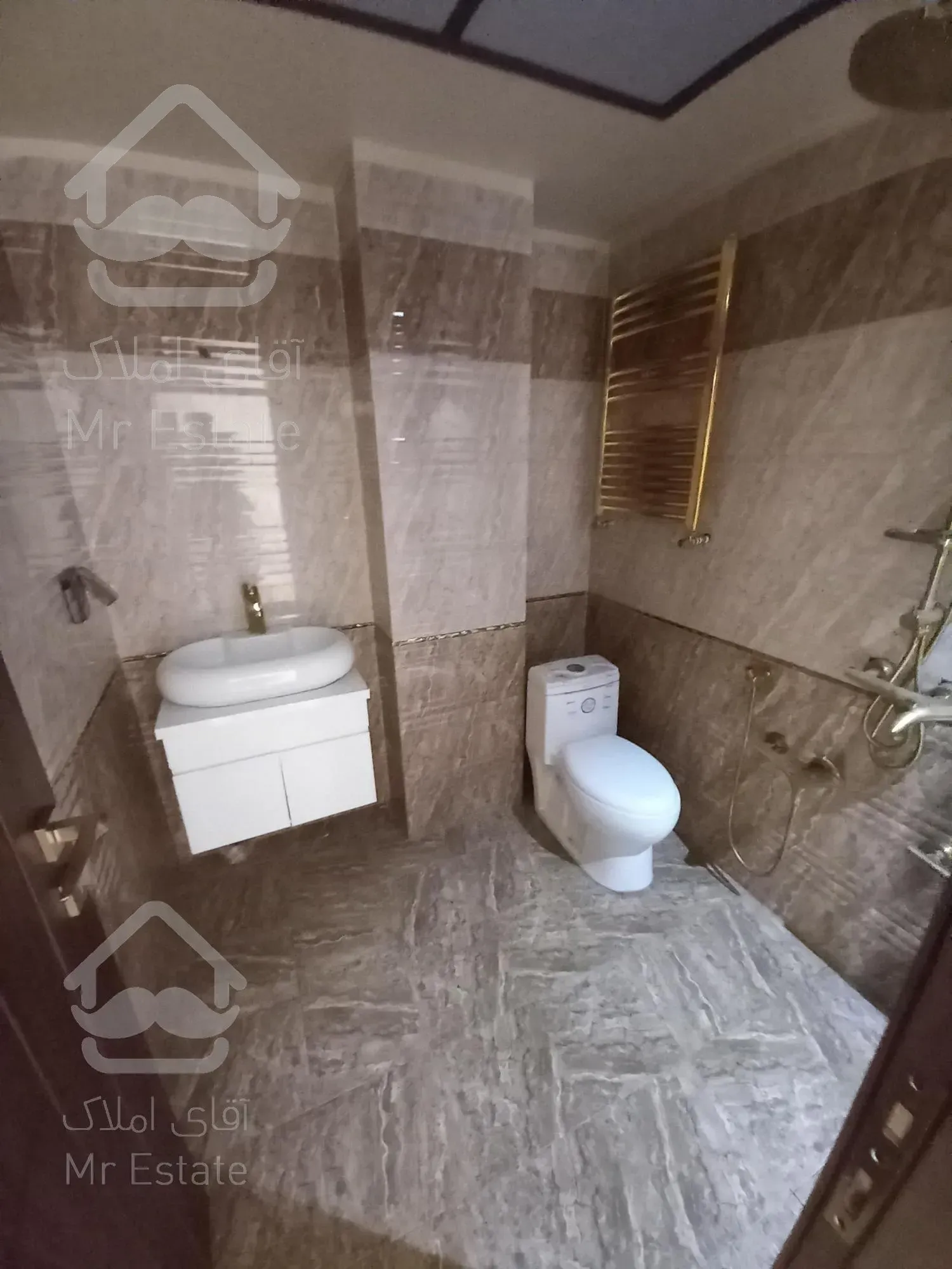 ۷۲ مترموقعیت اداری دسترسی عالی