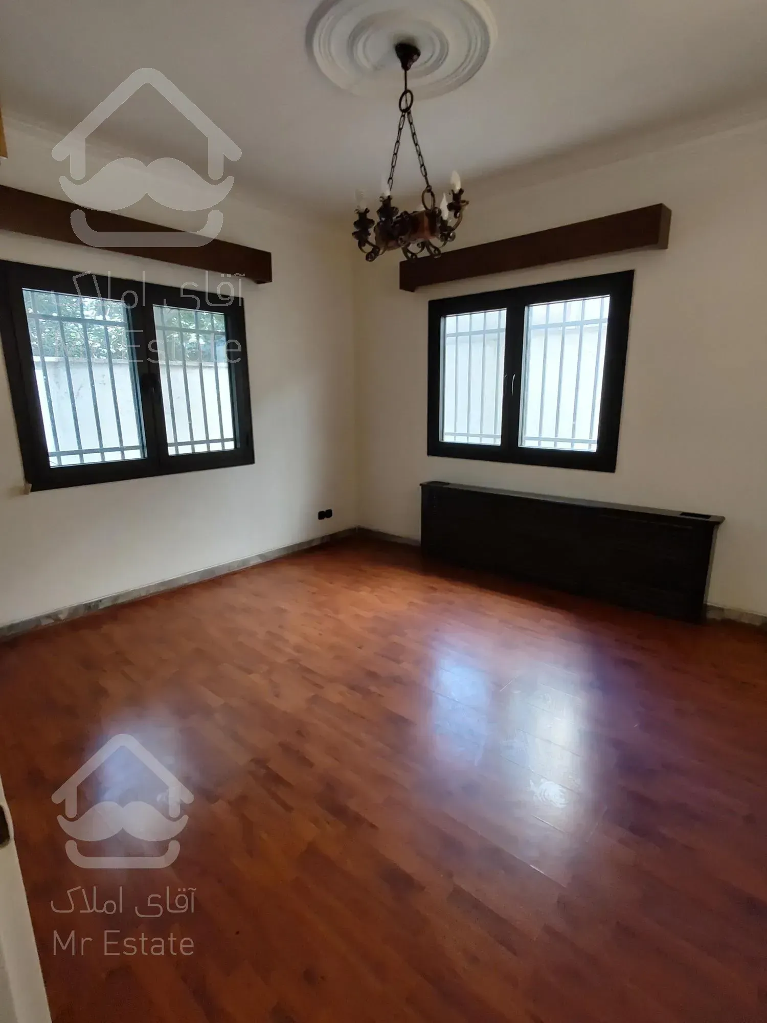 ویلا باغ ۱۵۰متر ۳خواب/یک از چهار/۳پارکینگ