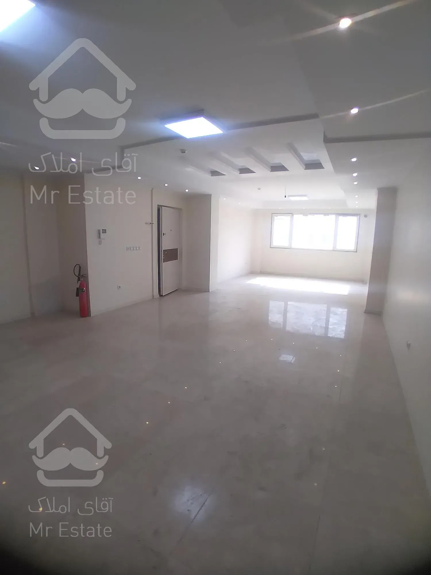 ۱۴۰ متر سند اداری گاندی