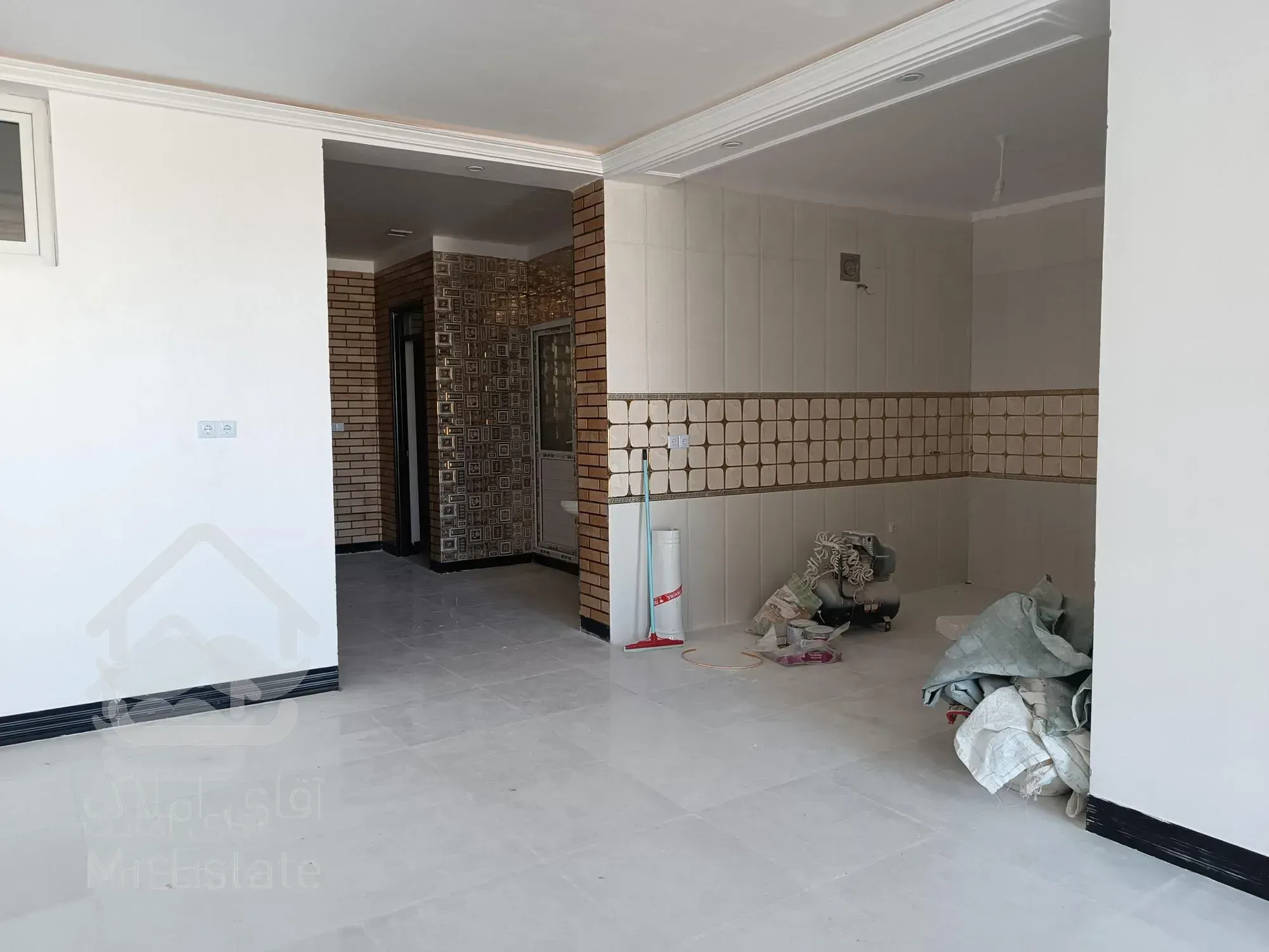 فروش منزل دو طبقه کلید نخورده شیراز - کرونی