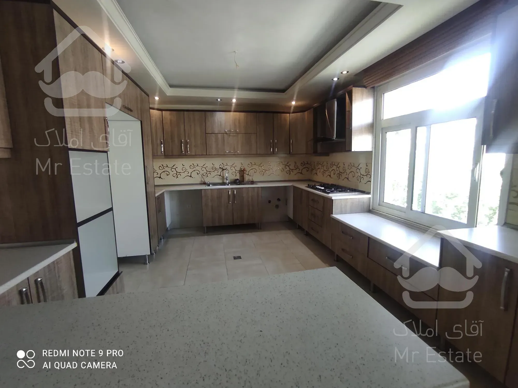 شهرک غرب ۲۵۰ متر ویلایی زیر قیمت بازار