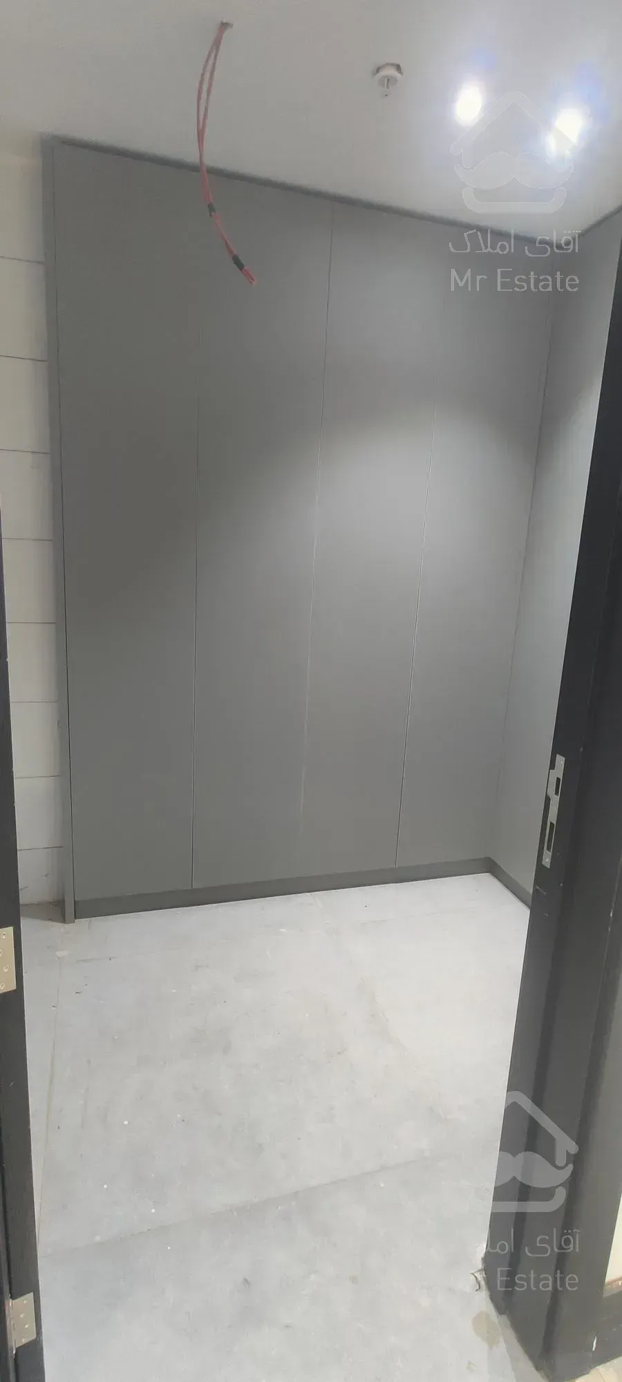 ۲۱۵ متر نوساز سند اداری کامرانیه