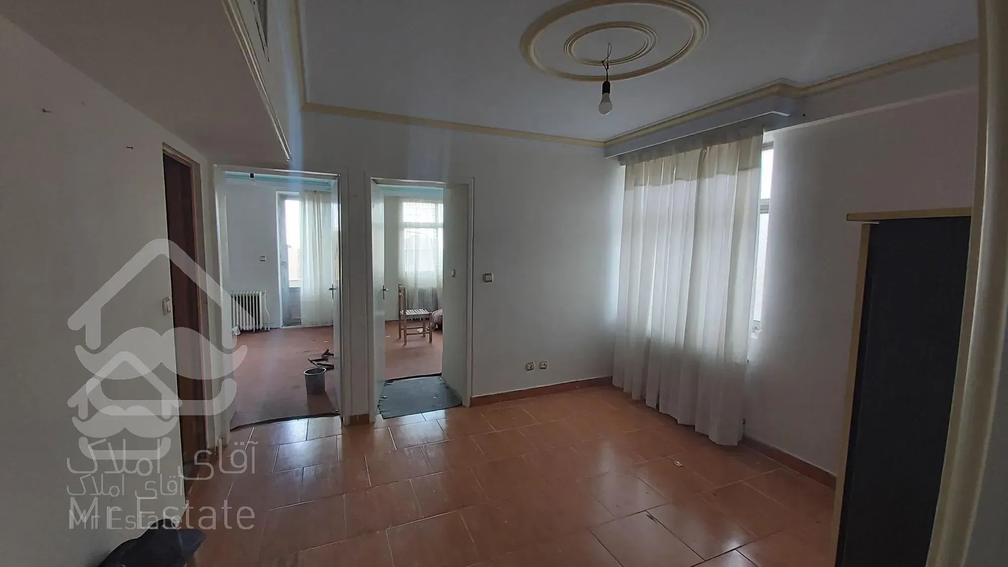 ۱۴۰ متر ویلا آپارتمان شهرک غرب