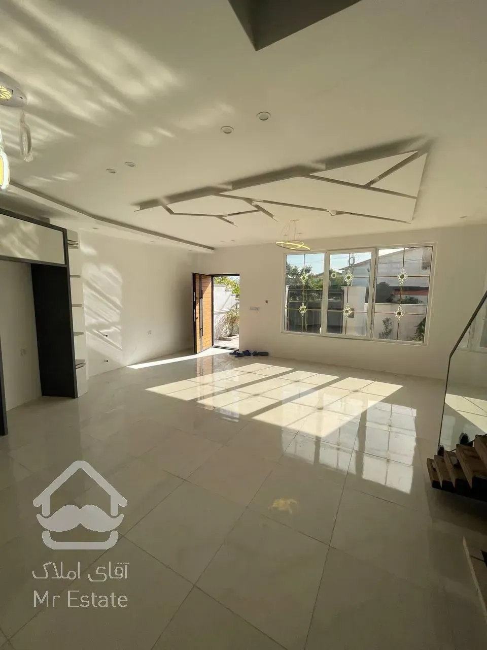 ویلا دوبلکس/3خوابه/استخر داخلی/نما آجری مدرن