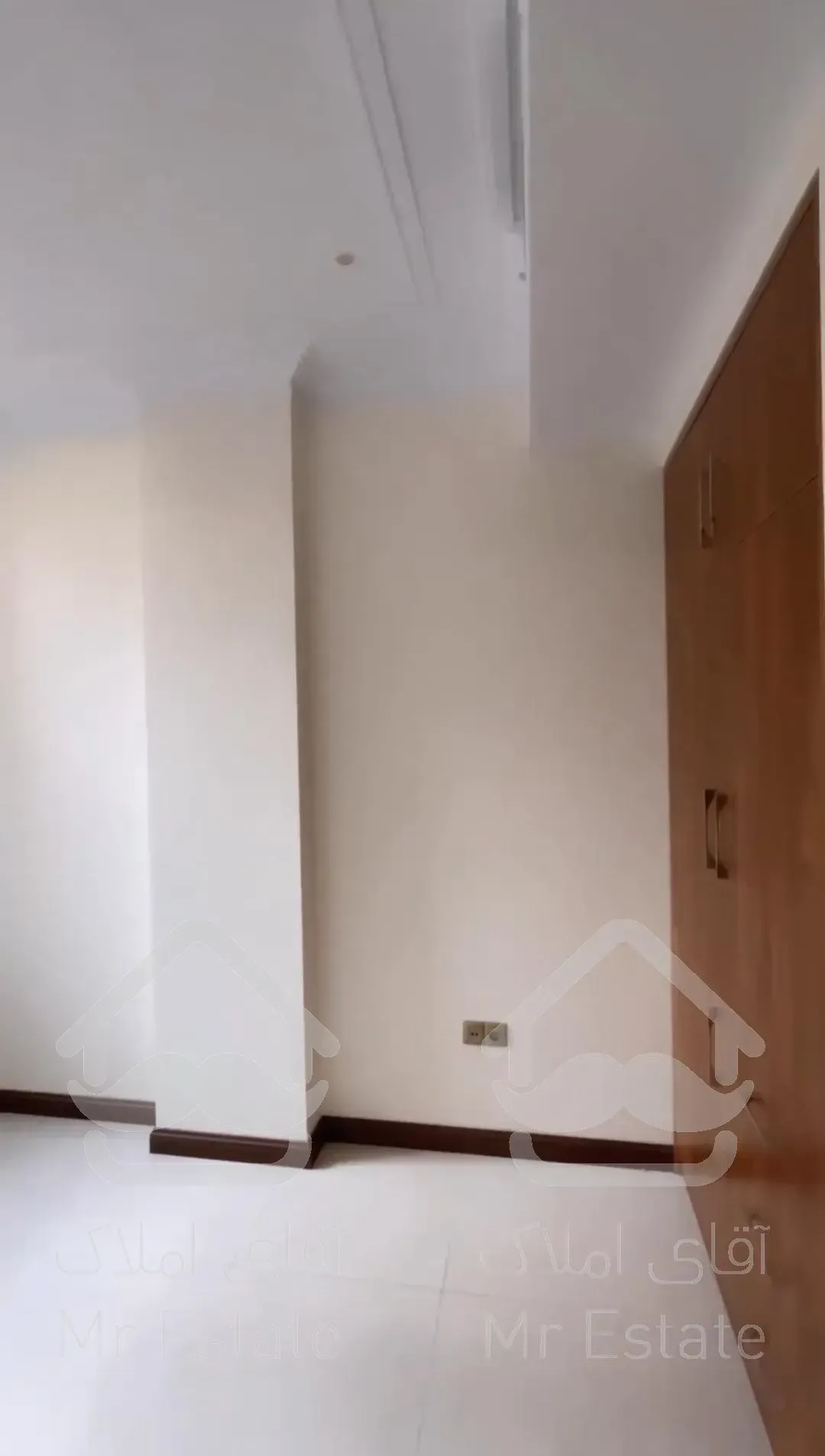 واحد ۸۰ متری اقساطی زیر قیمت دور دریاچه باملند