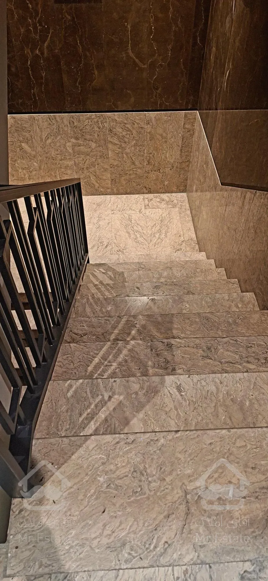 ۱۸۰متر نوساز مدرن کامرانیه فول مشاعات ۲پارکینگ