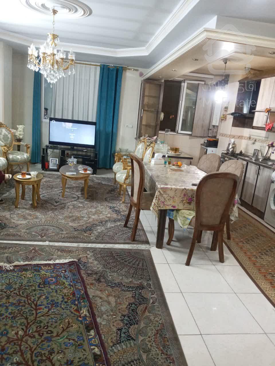 ۹۳ متر دو خواب دارای پارکینگ