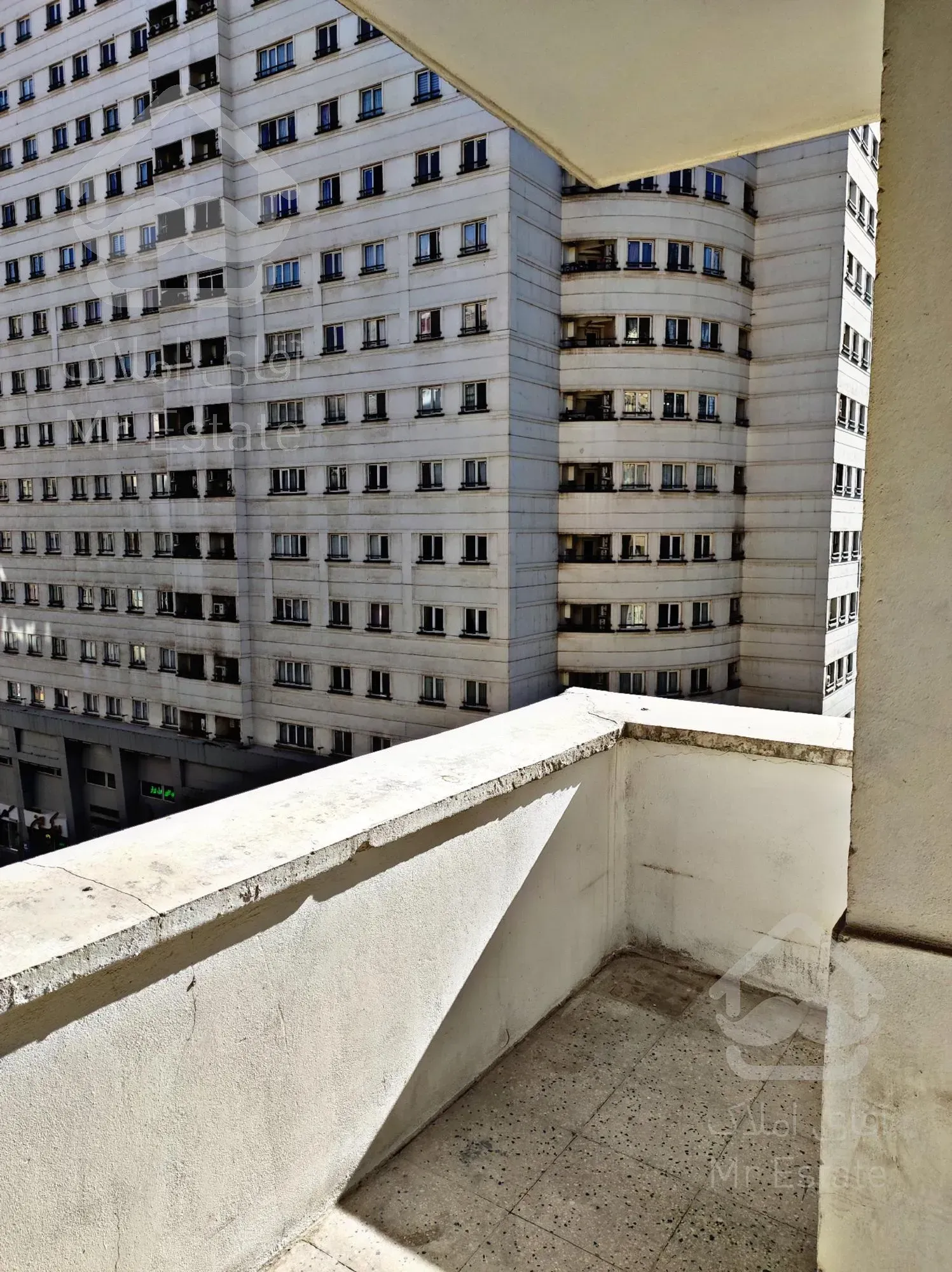 رهن و اجاره آپارتمان 150 متری در چیتگر با ویو دریاچه