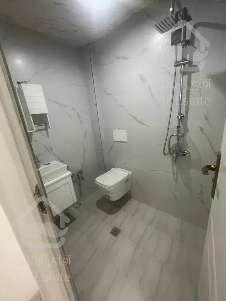 غرب پاداد/۱۴۰ متر/نوساز/۲پارکینگ