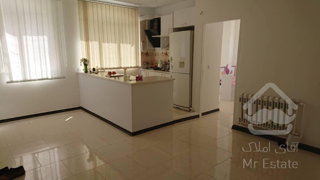 فروش آپارتمان ۸۰‌متری در شهران شمالی فول دو خواب سالن پرده خور