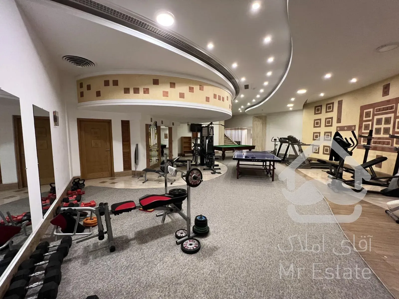 اجاره واحد ۳۲۰ در برج، فرمانیه