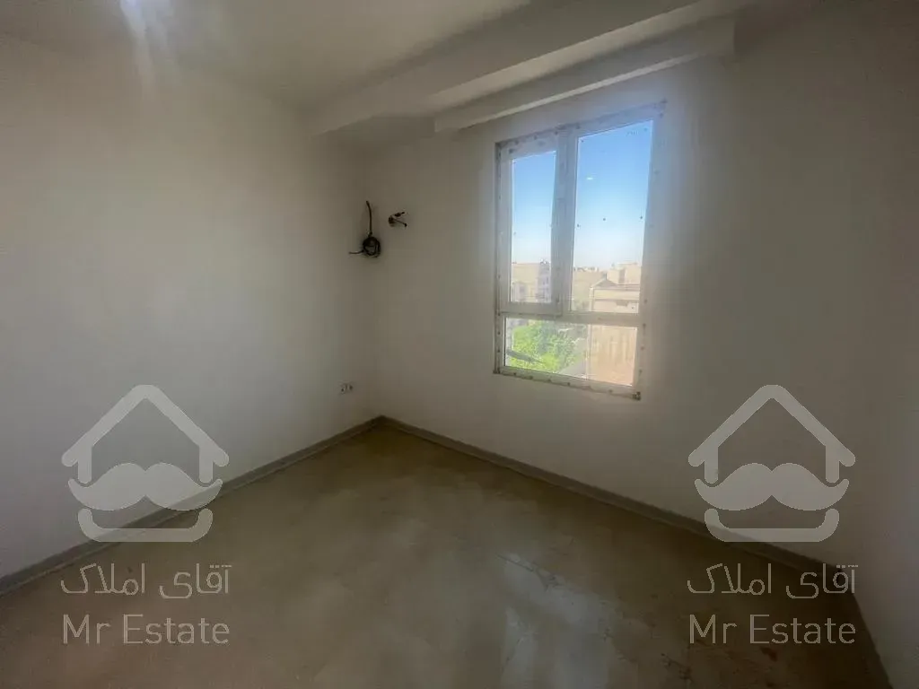 غرب پاداد/۱۴۰ متر/نوساز/۲پارکینگ