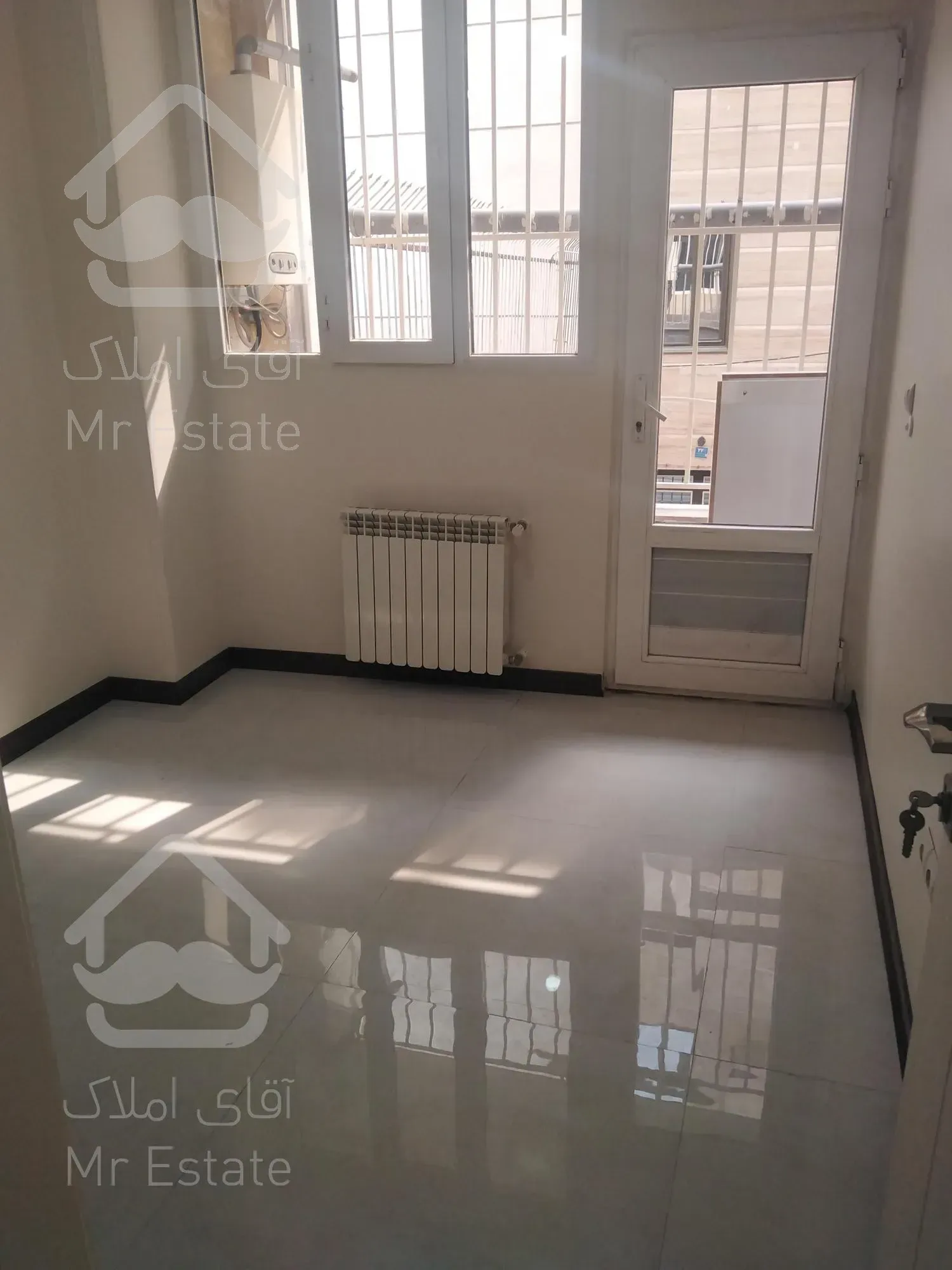 اپارتمان 63متری خوابه تک واحدی طبقه اول فول بازسازی شده درحد کلید نخورده