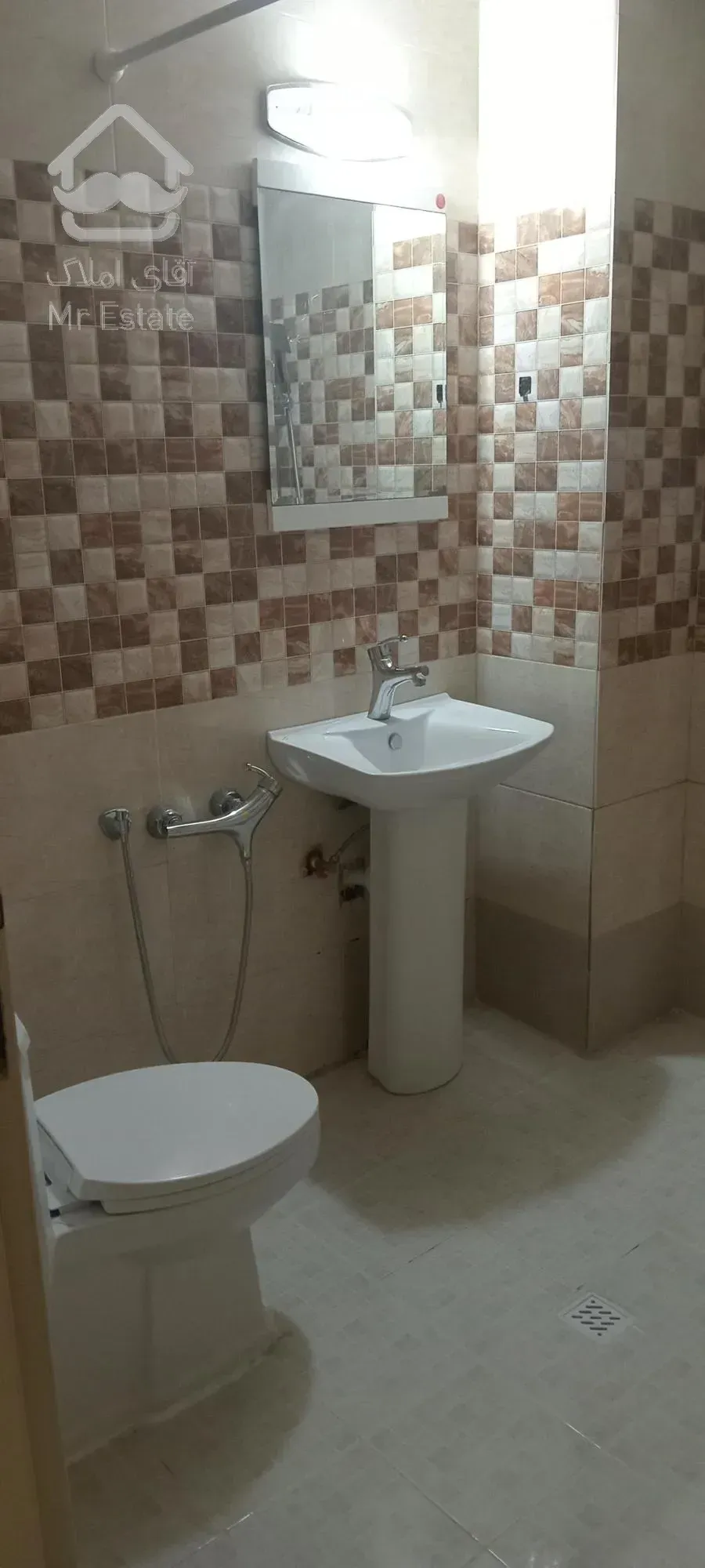 ۲۴۰ متر /۳ خوابه/فوق مدرن/ دریاچه چیتگر