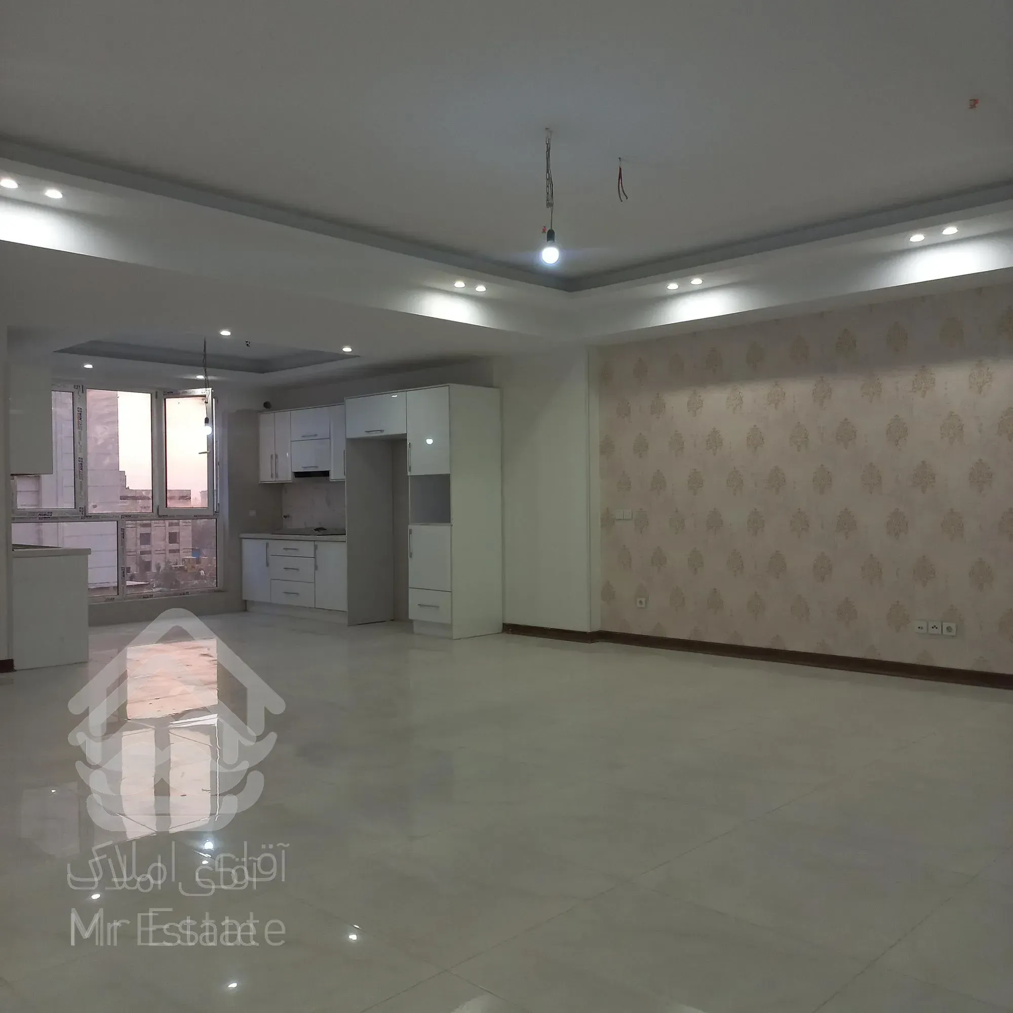 ۱۱۷ متر، قلب تپنده تجارت/رونیکا پالاس هروی