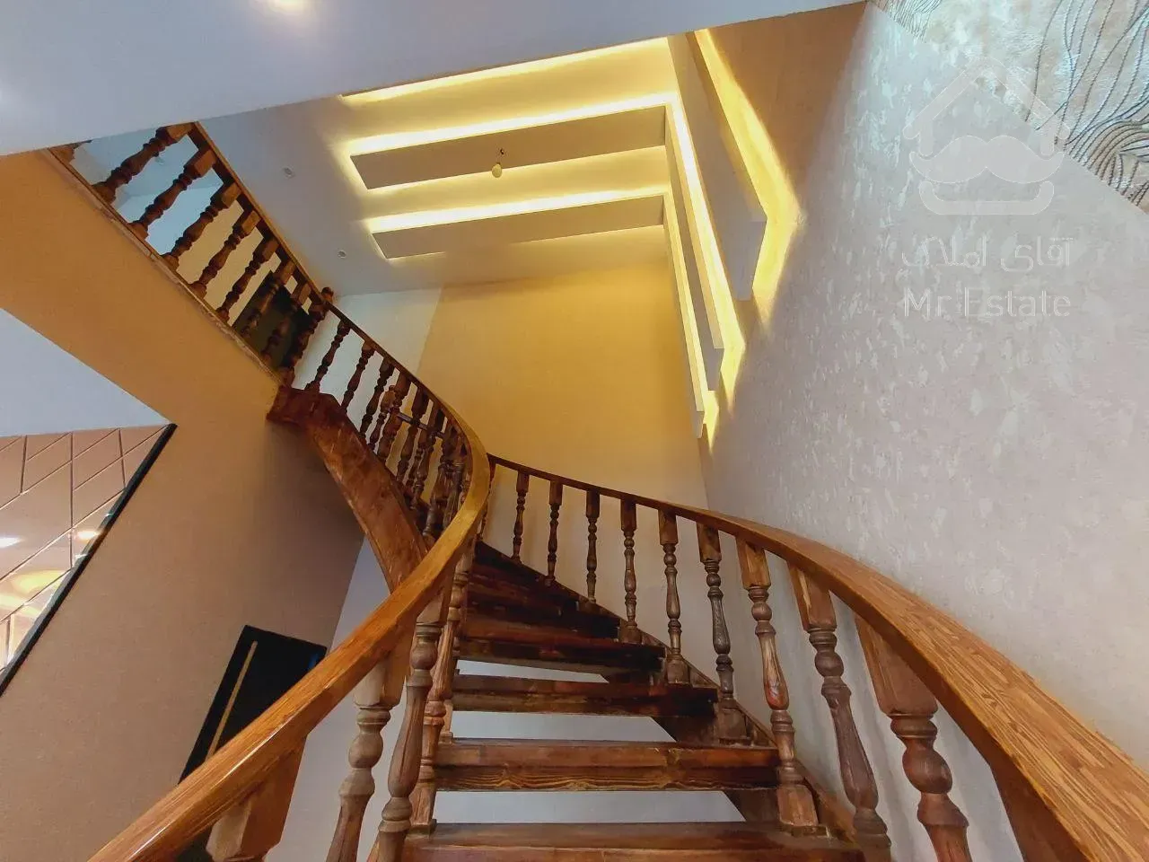 خرید باغ ویلای ۶۵۰ متری در ملارد