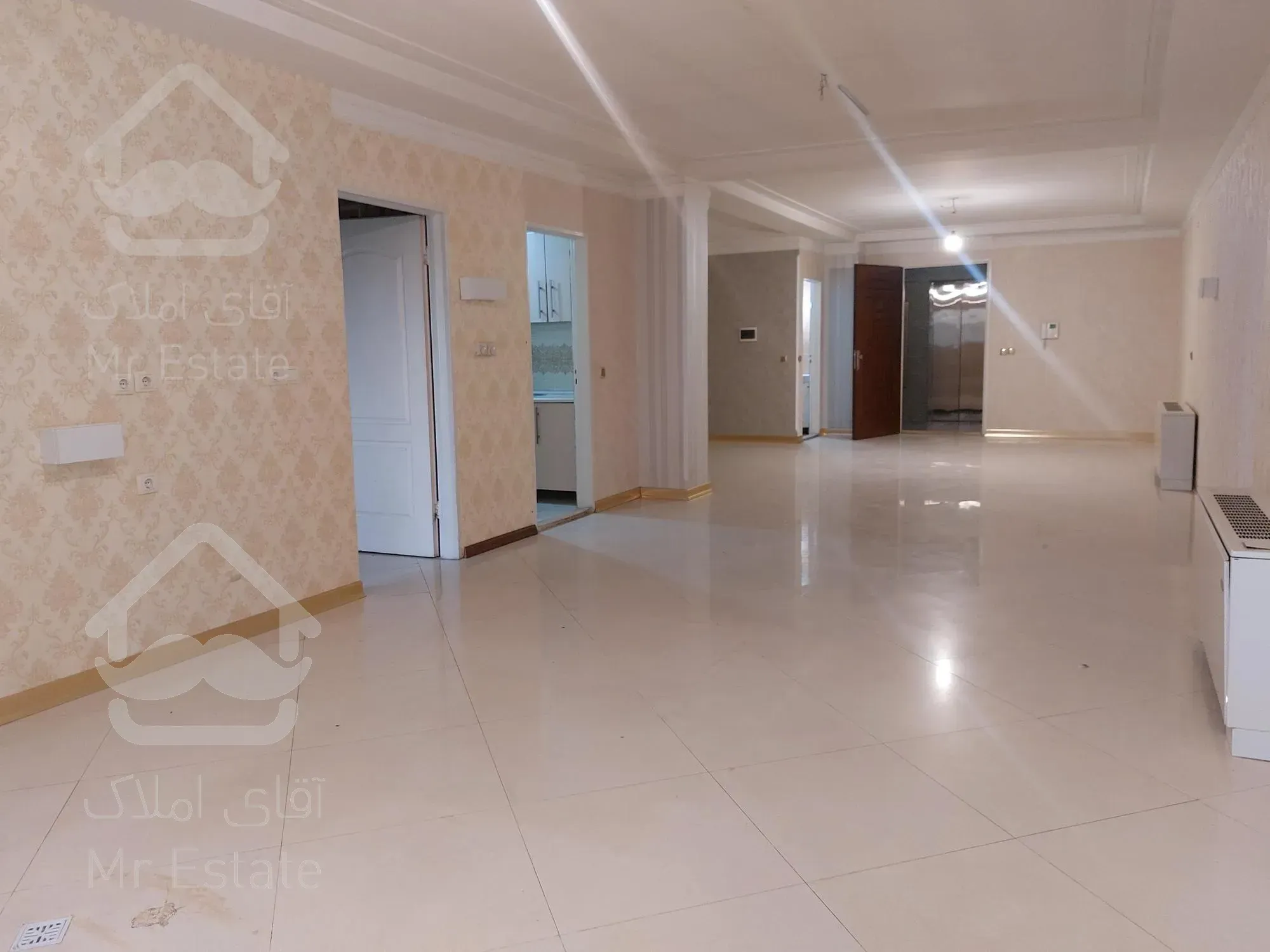 ۱۰۰ متر اپارتمان موقعیت اداری بر نیاوران با هنر