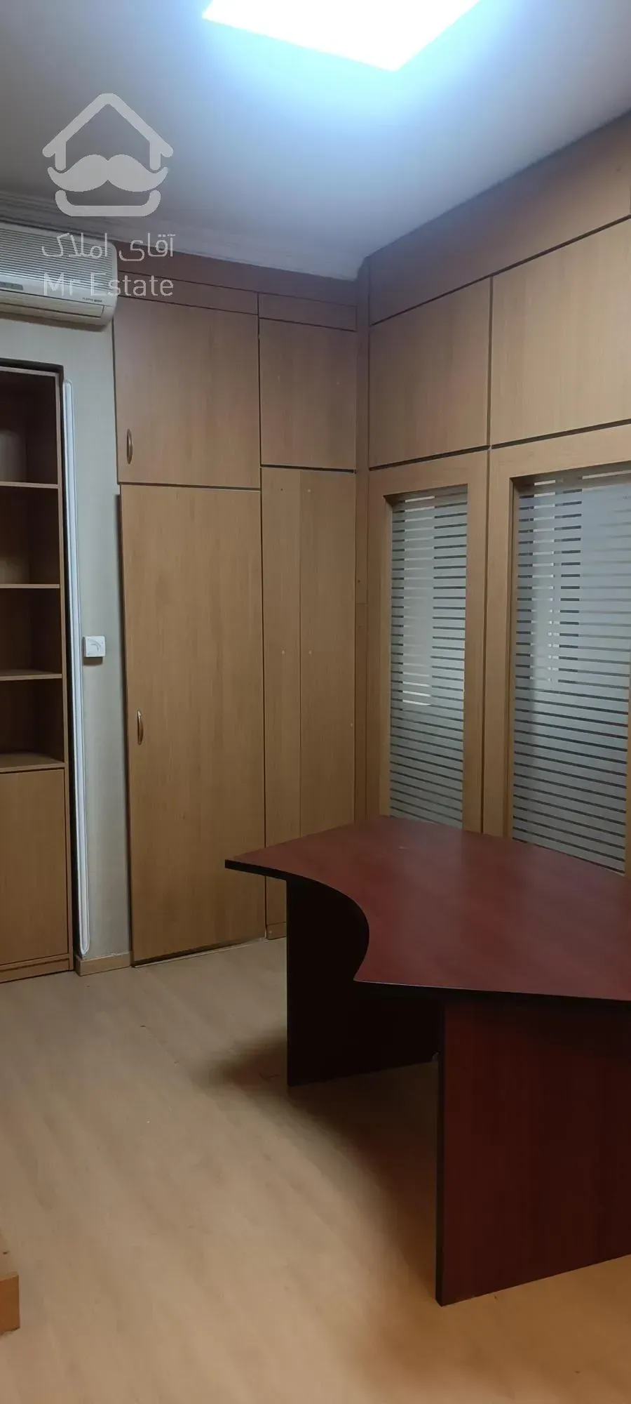 فروش موقعیت اداری ۹۵ متر بر اصلی