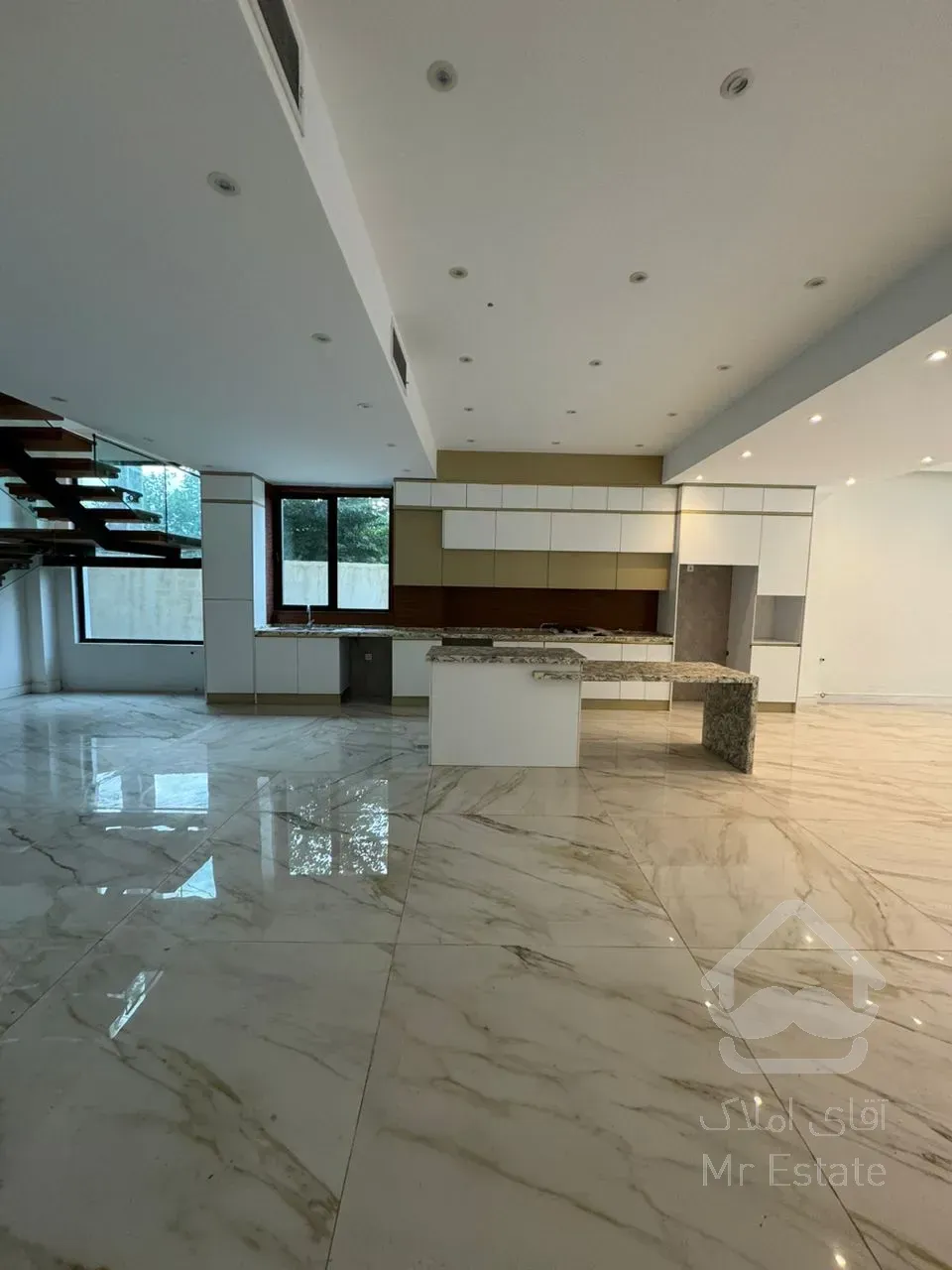 رهن و اجاره ویلا مدرن شهرکی زیر قیمت ۶۰۰متری وازیوار