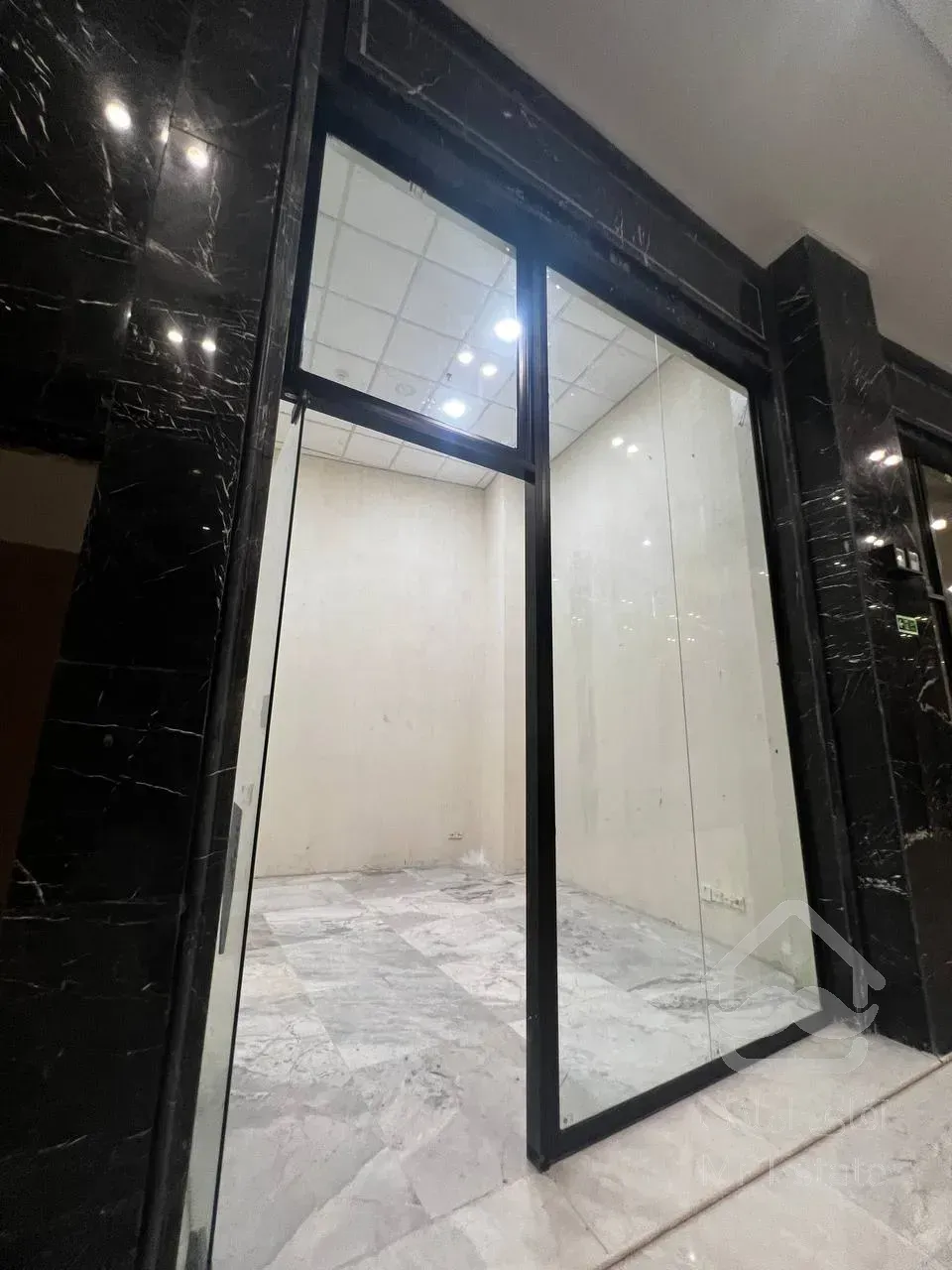 اجاره مغازه ۱۹ ماری در مجتمع رونیکا مال هروی