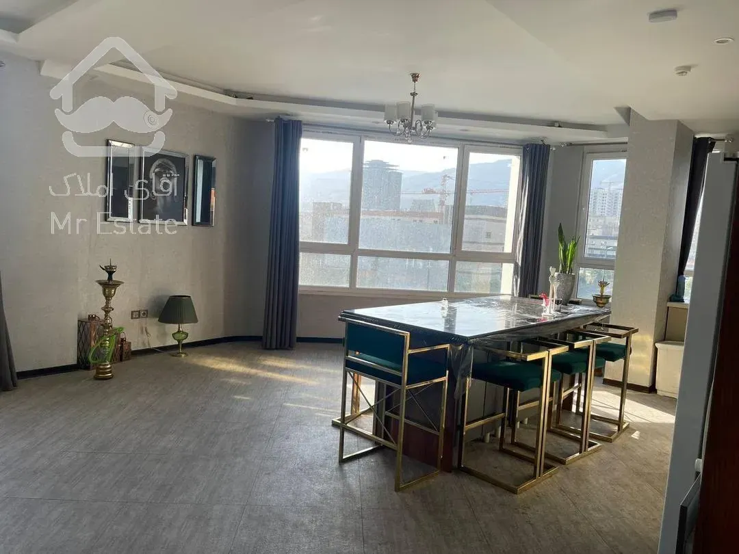 شهرک غرب ۱۳۰متر/۳خواب/۳ساله/کم واحد