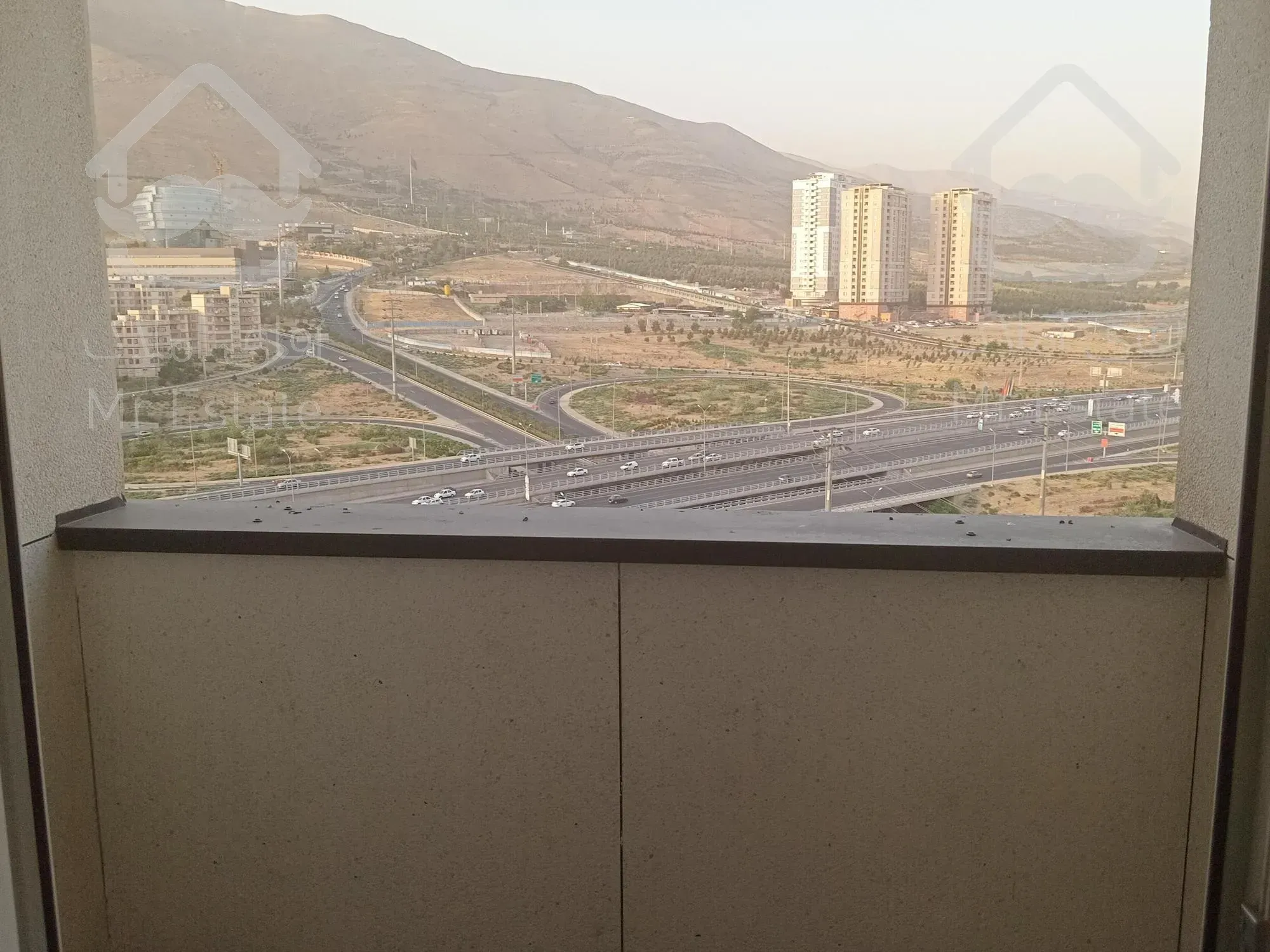 ۱۱۰ متر /۲خوابه/ برج مجلل آسمان/ دریاچه