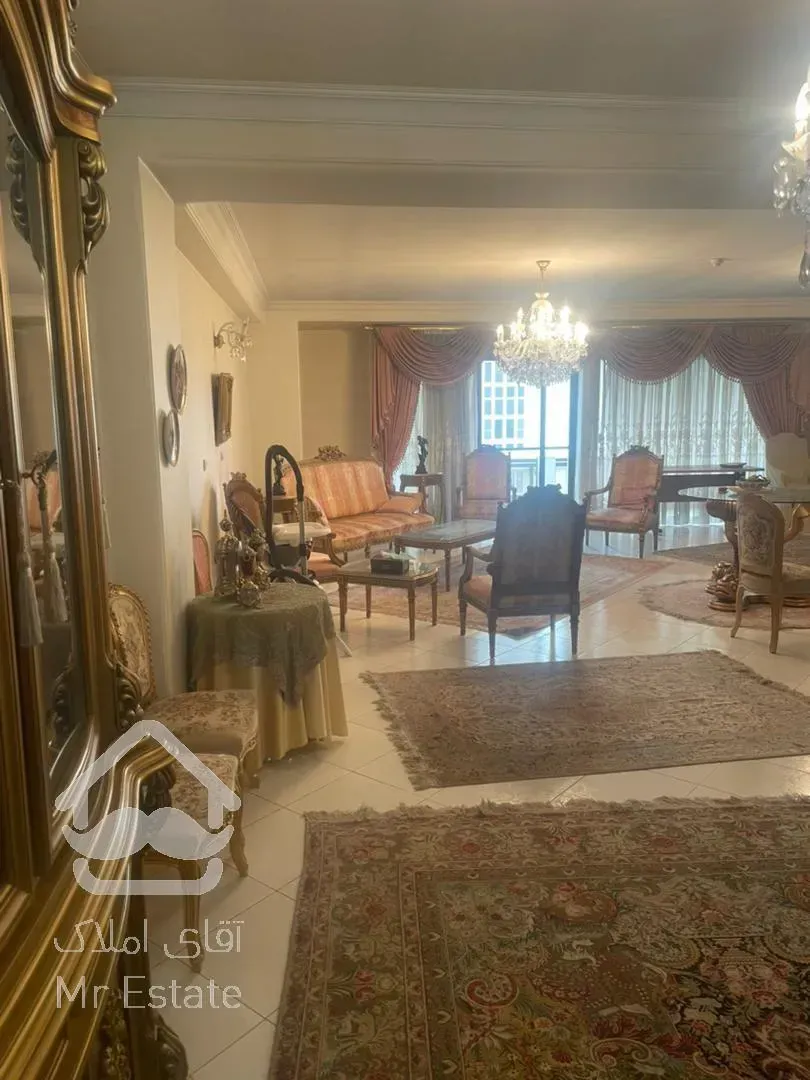 فروش ویلایی کلنگی اکازیون ۶۹۰متری نیاوران