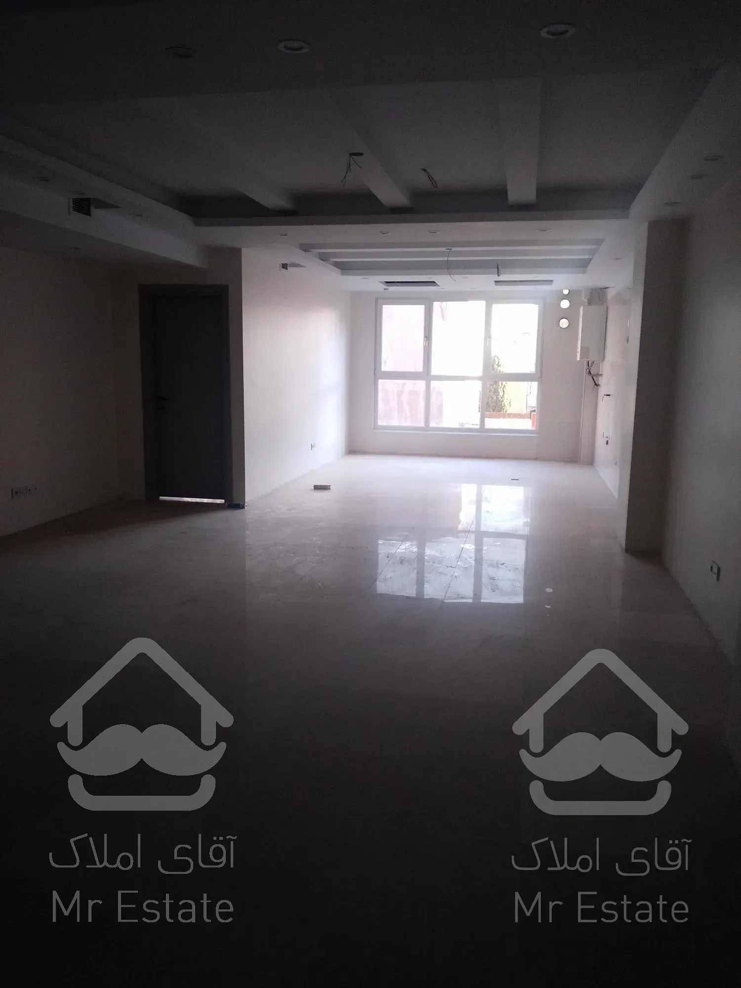 ۹۰ متر سند اداری میدان ونک