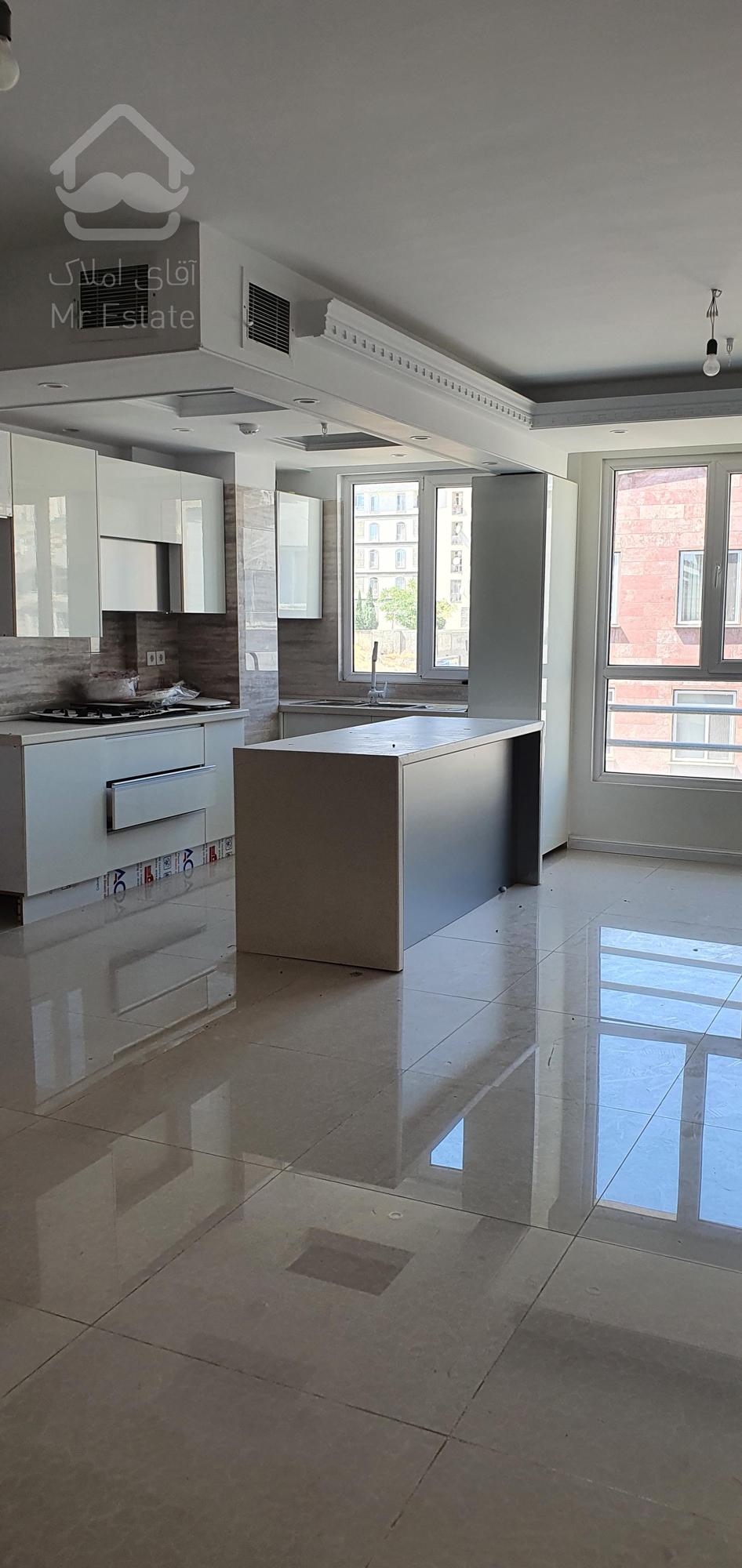 ۸۵ متر *غرق در نور*فول امکانات