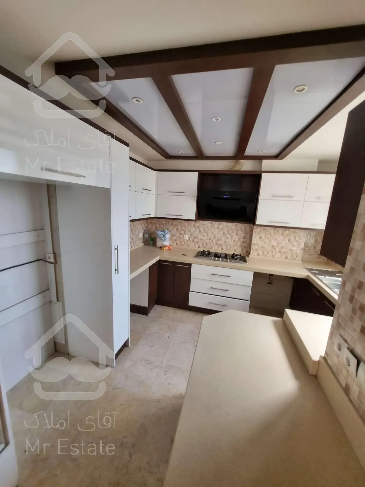 آپارتمان ۱۴۰ متری دردزاشیب