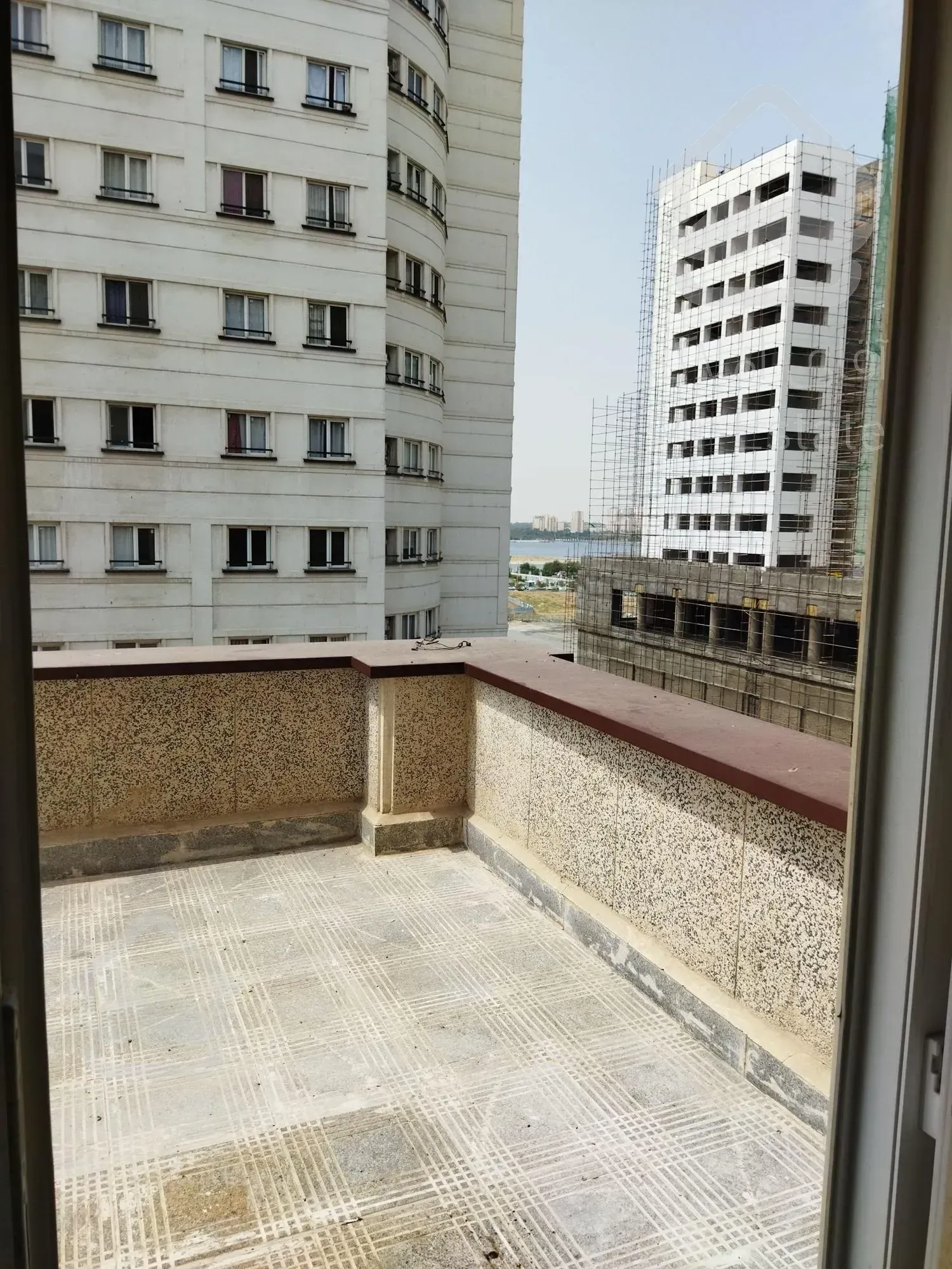 رهن و اجاره آپارتمان ۱۴۰ متری در چیتگر