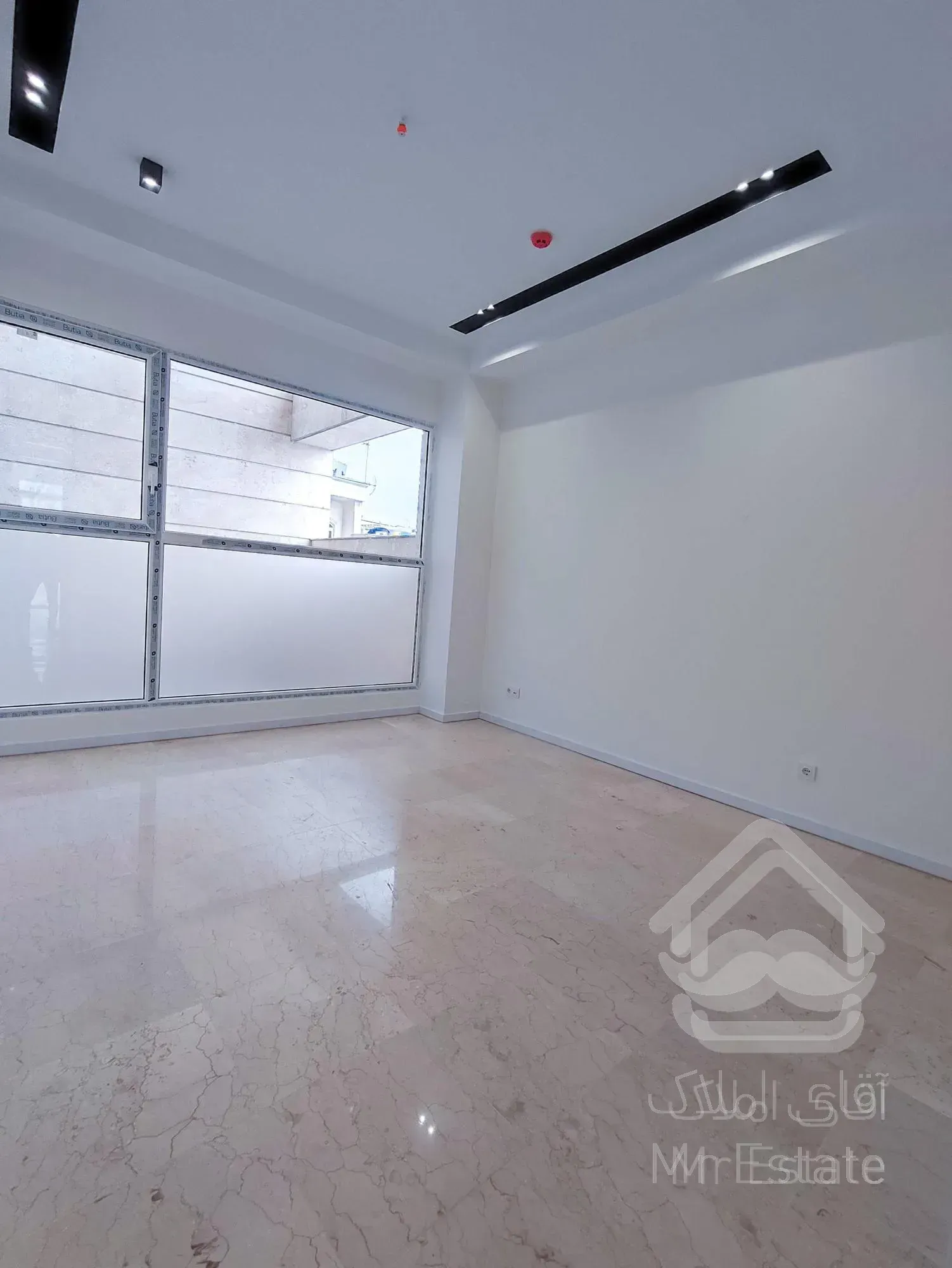 دیباجی جنوبی ۱۶۰متر ۳خواب کلید نخورده فول مشاعات