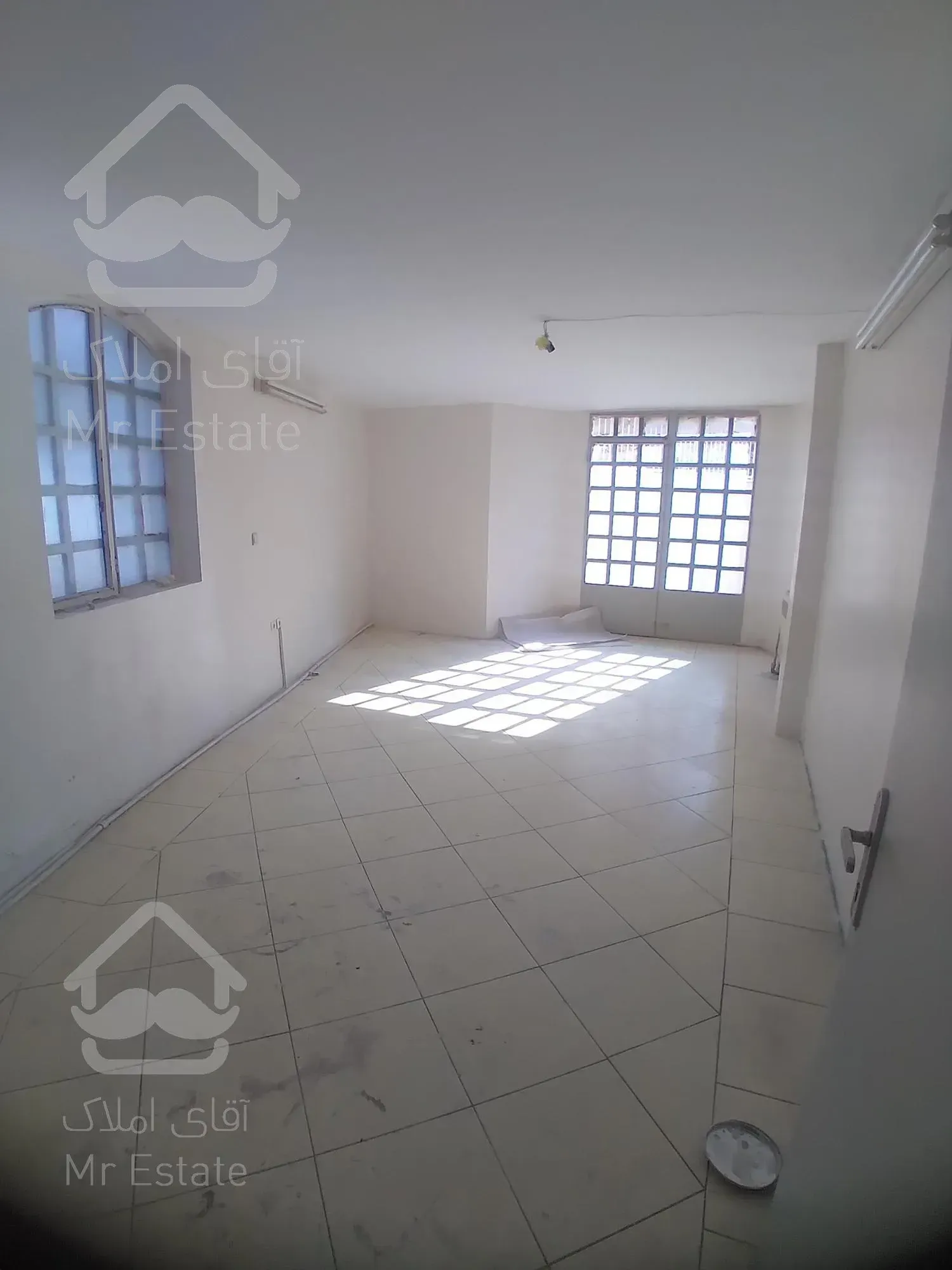 ۴۵۰ متر زیربنا. مستغلات