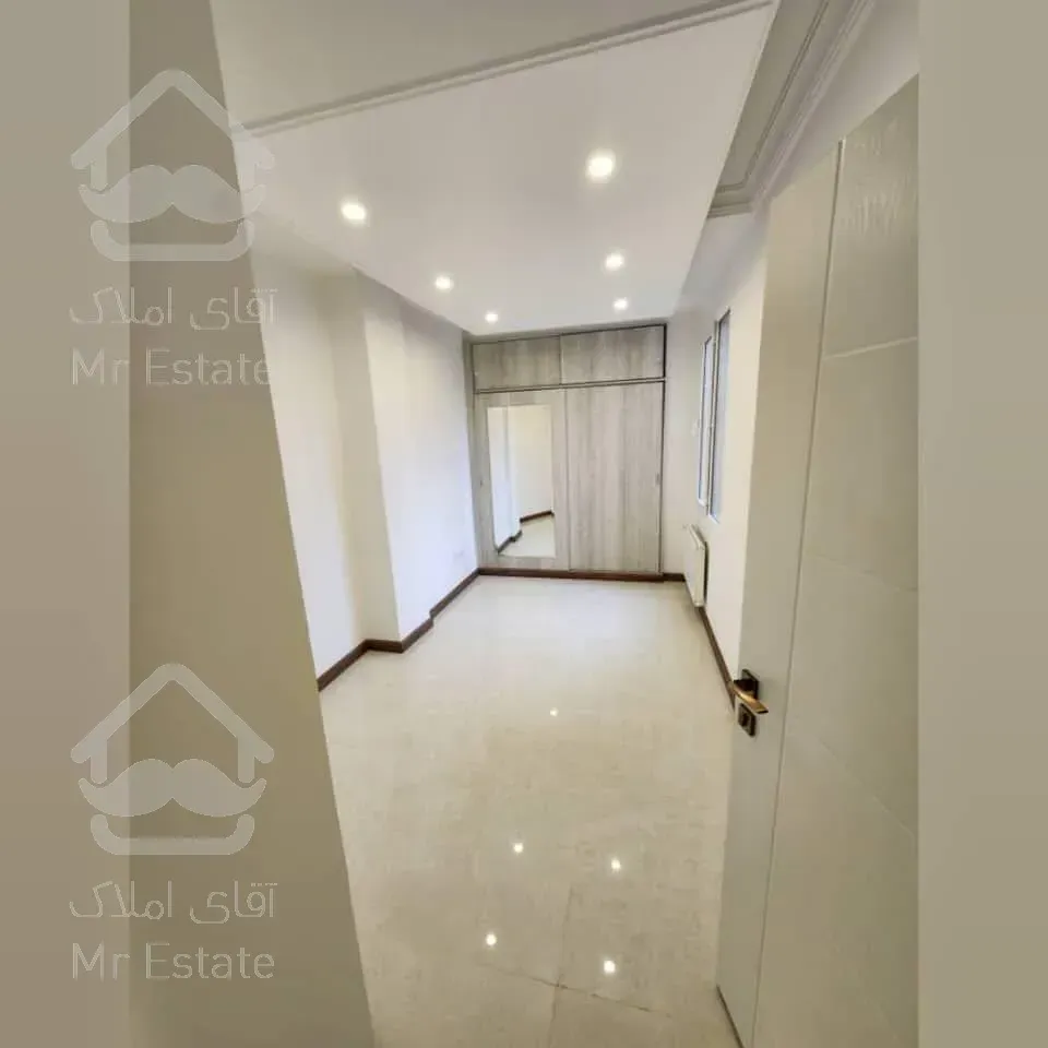 آپارتمان ۱۱۸ متری / اکازیون / خوش نقشه و دلنشین / بدون مشابه در منطقه