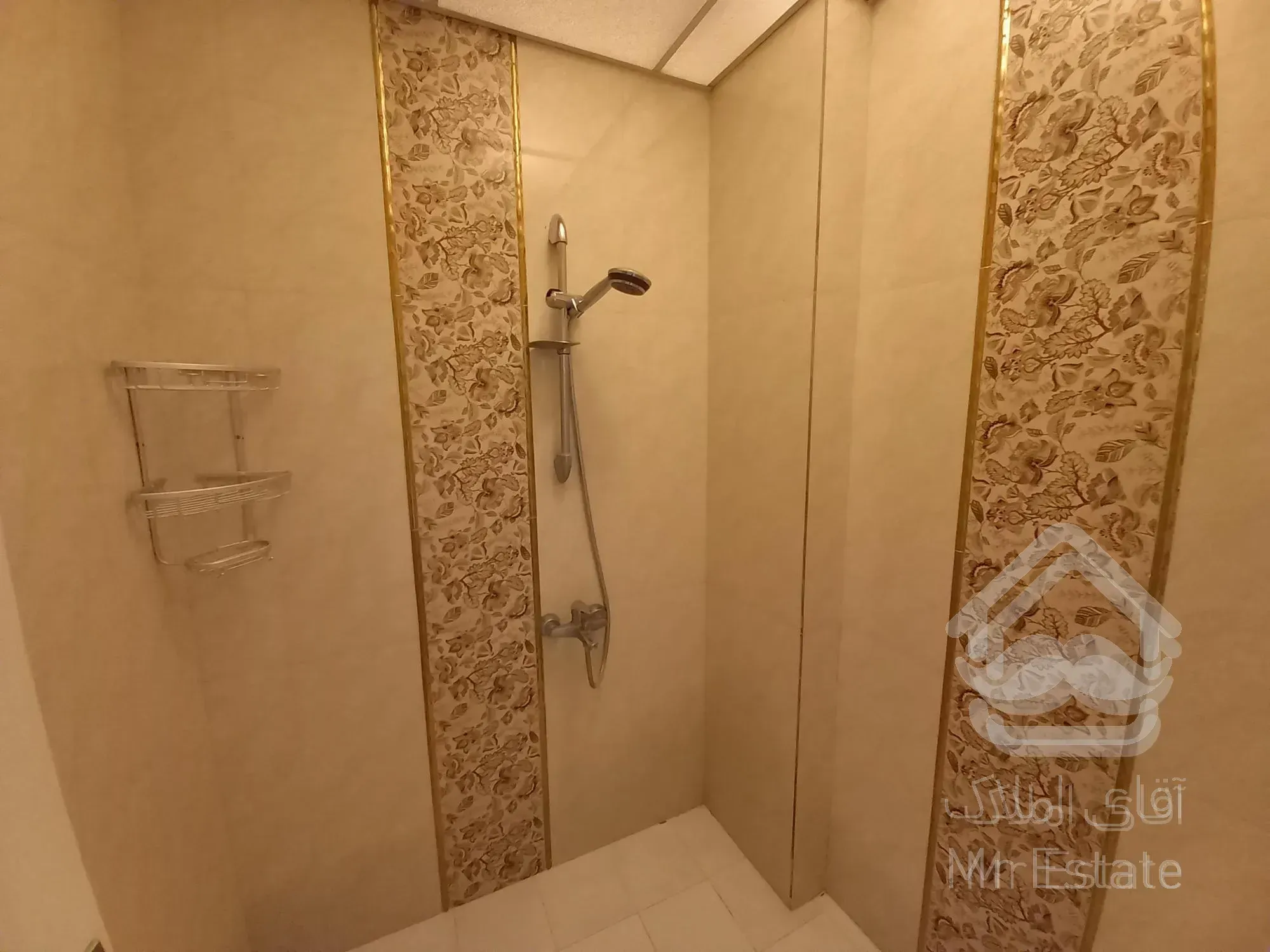 آپارتمان/۱۳۵/متر/سه/خوابه