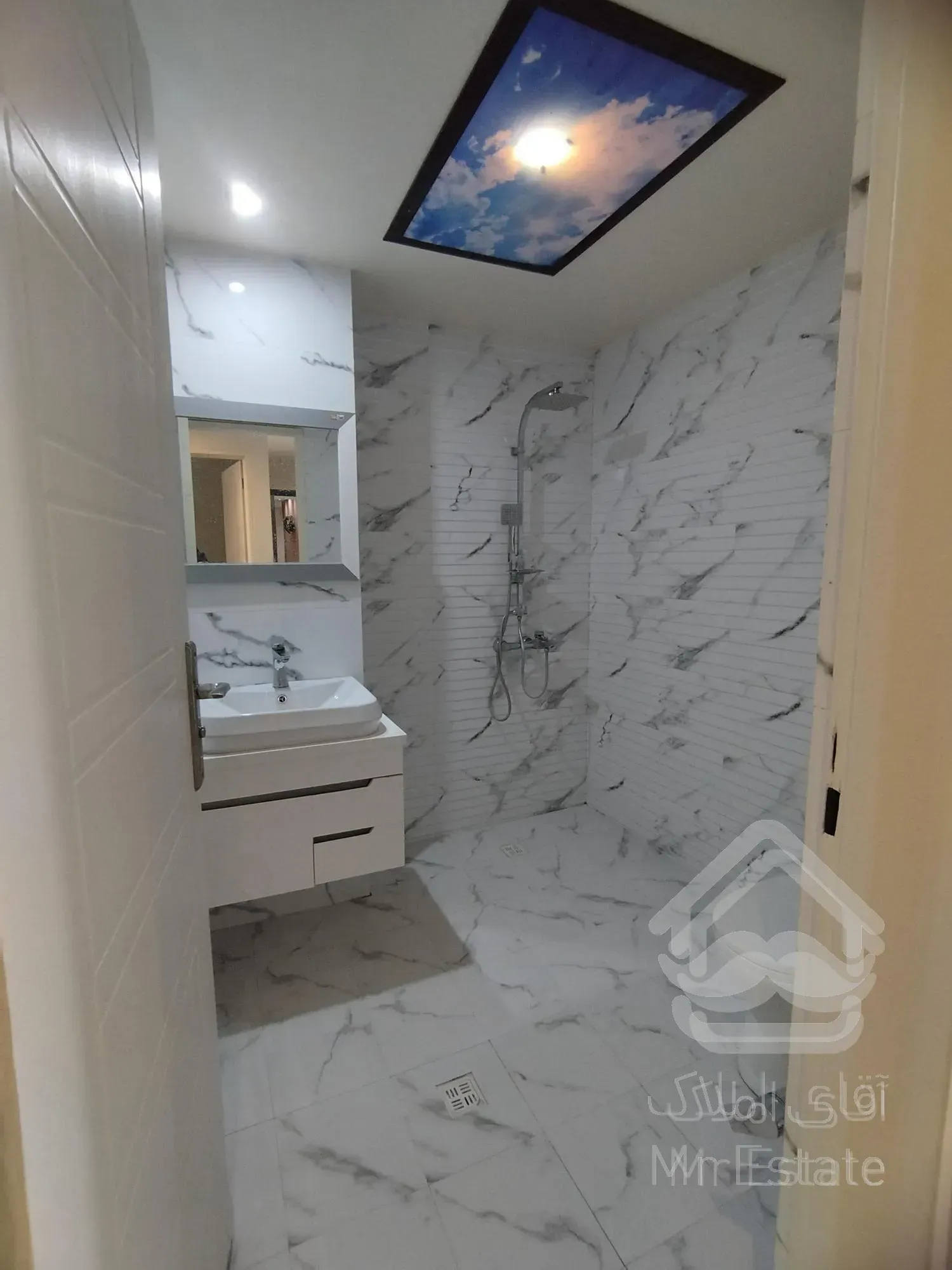 ۳ خواب رو به آفتاب کم واحد استخر فعال