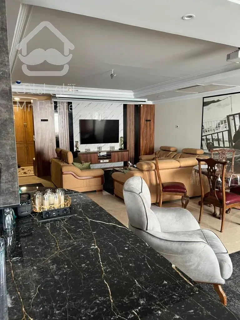 آپارتمان ۱۷۰ متری برای فروش در ازگل