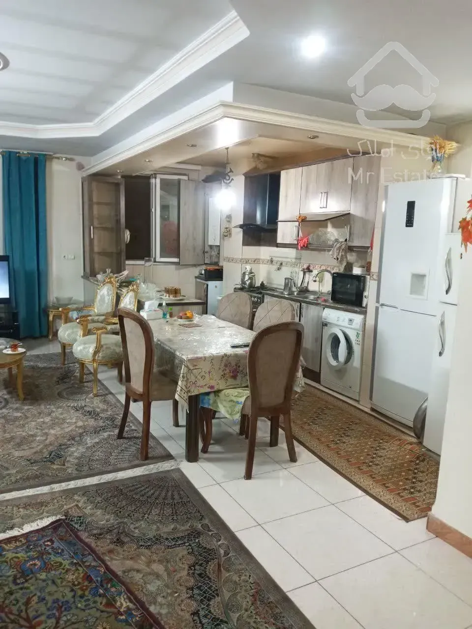 ۹۳ متر دو خواب دارای پارکینگ