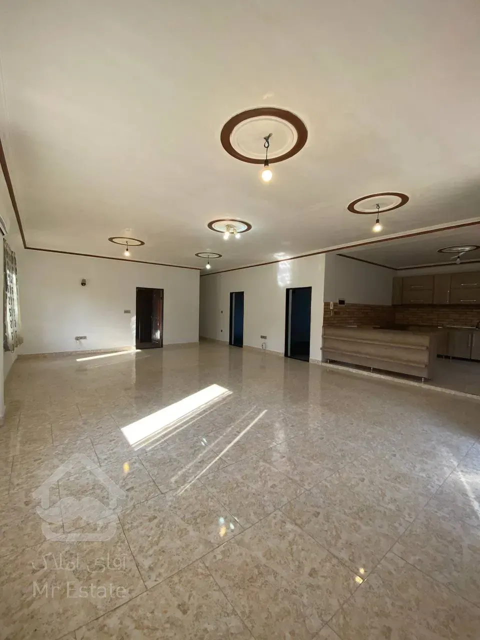 رهن و اجاره واحد ۱۶۰متری کمربندی ونوش