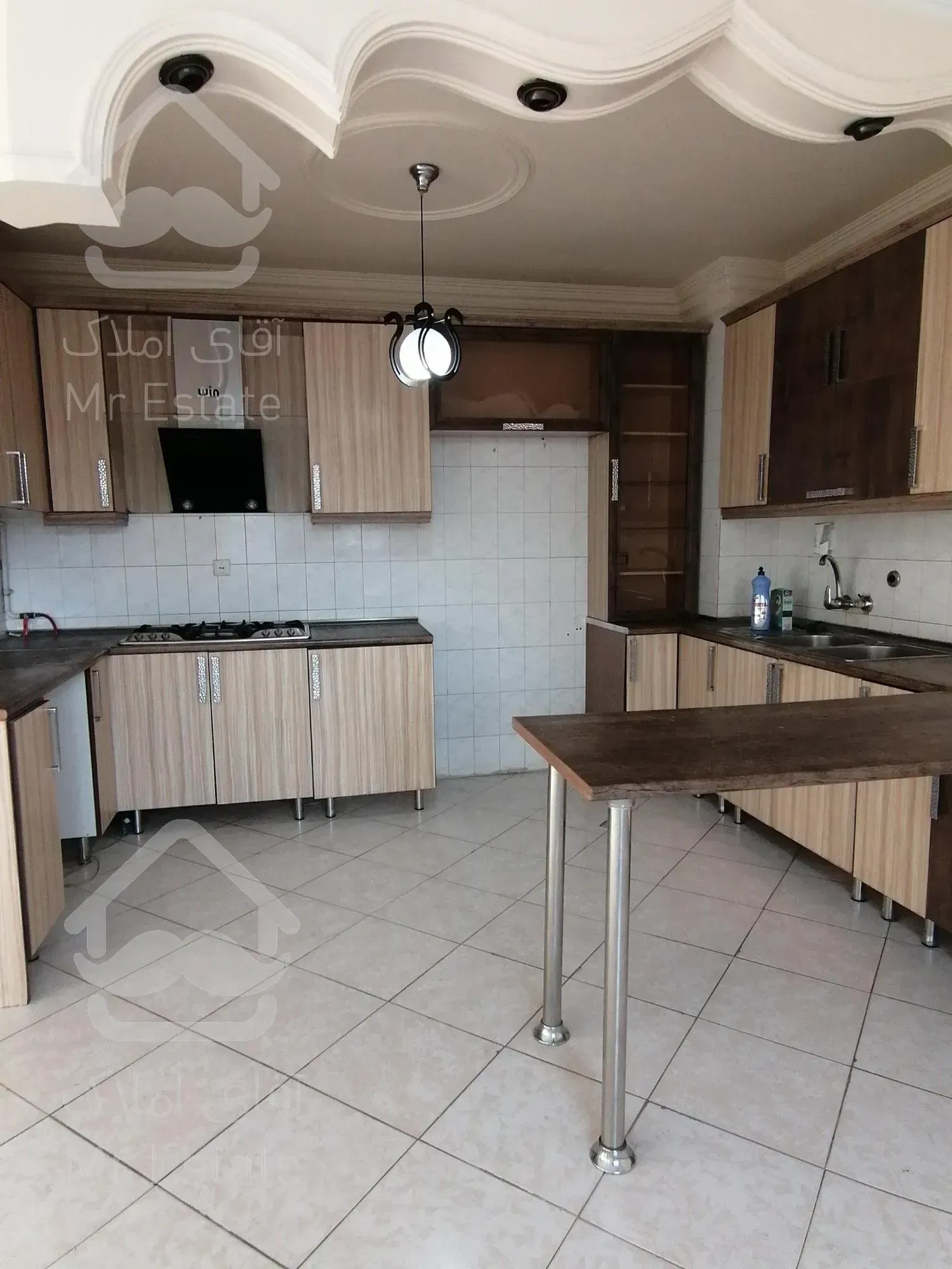 100 متر، دو خواب فردوس غرب