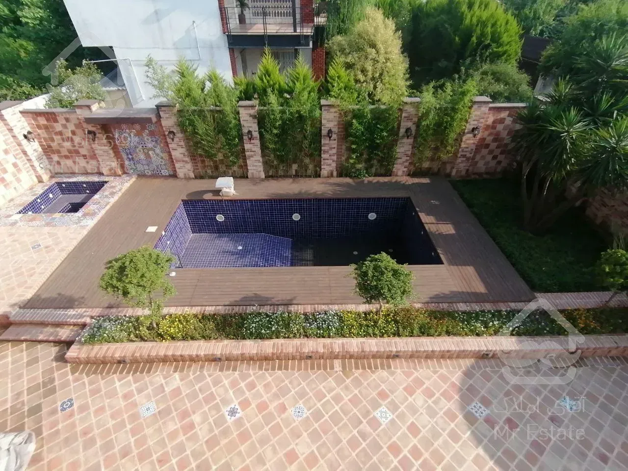 ویلا آجری سبک خاص استخردار