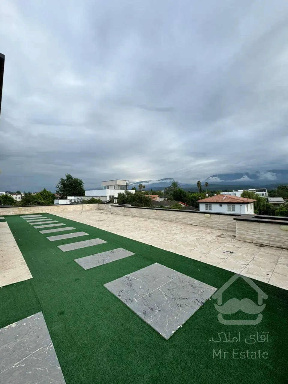 رهن و اجاره ویلا مدرن ۹۰۰متری لوکس استخردار رویان