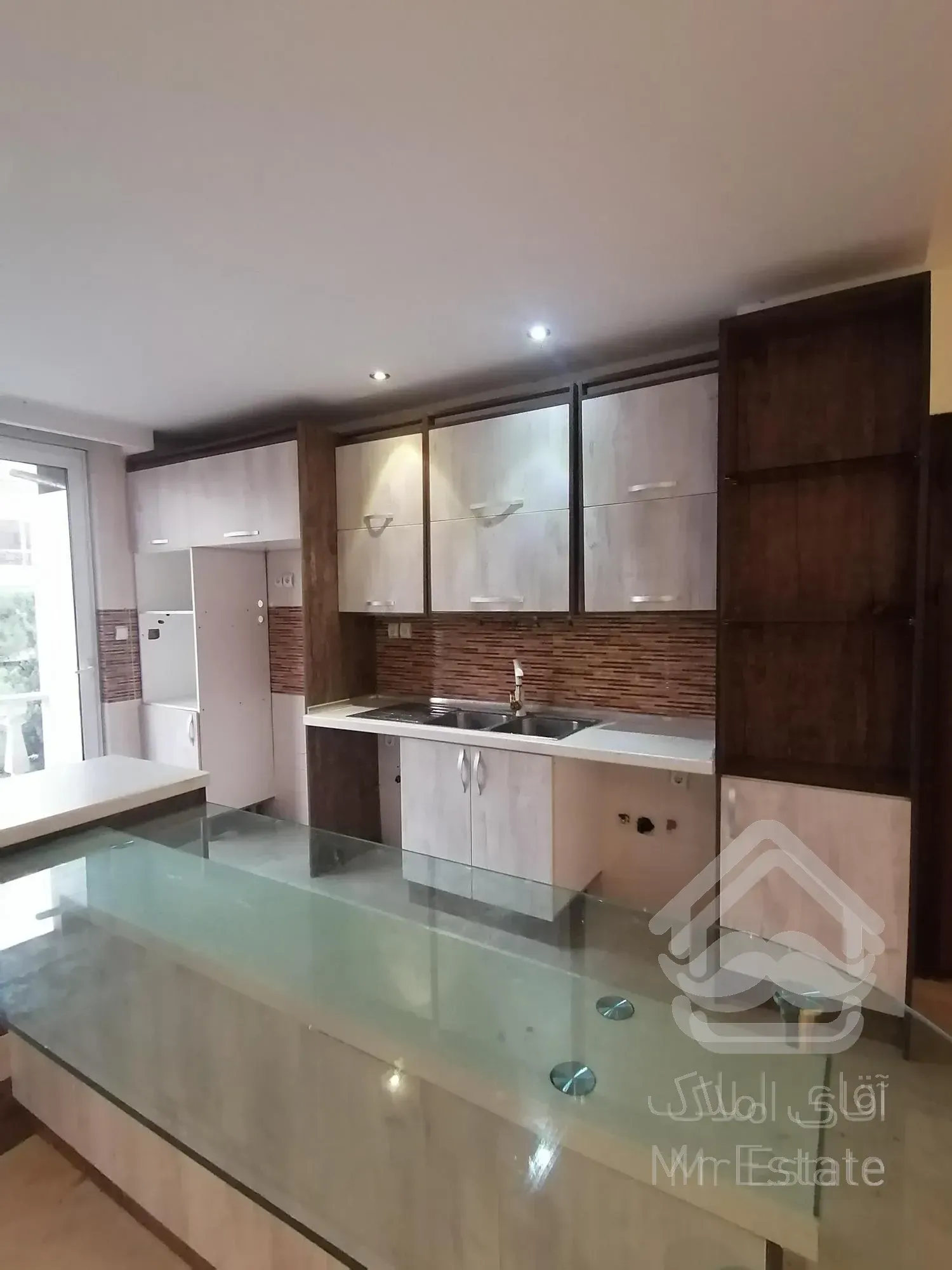 105 متر، دو خواب، آلاله شرقی